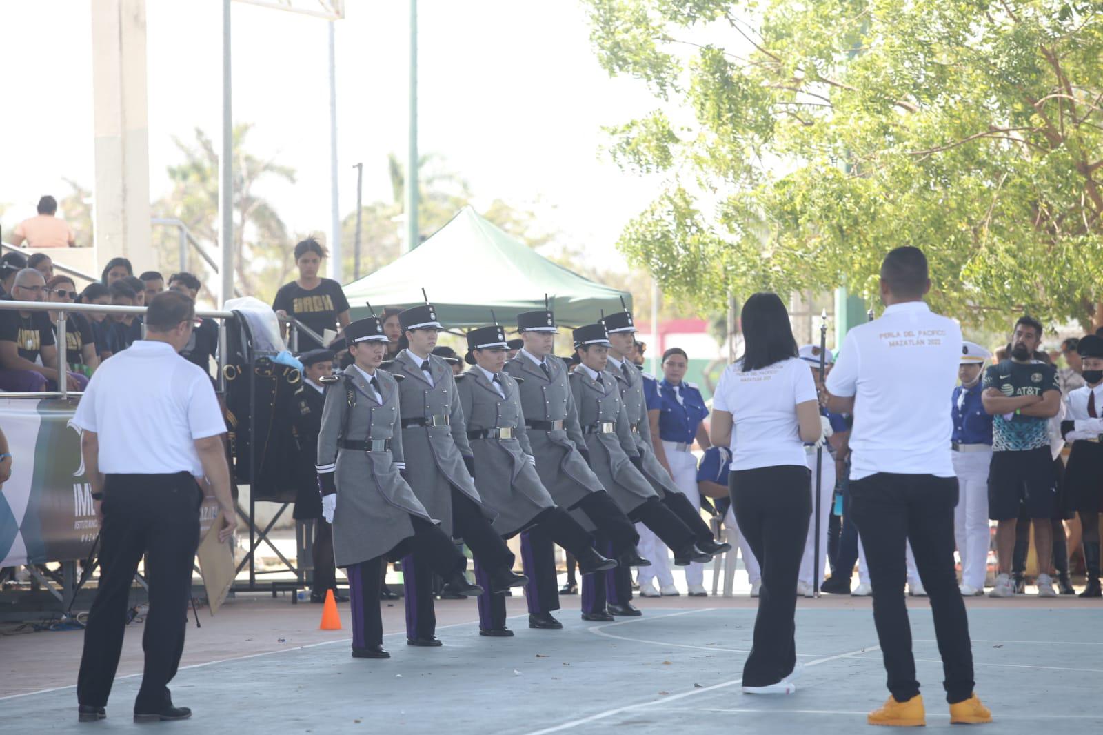 $!Arrasa Universidad Autónoma de Chihuahua con Nacional de Escoltas celebrado en Mazatlán