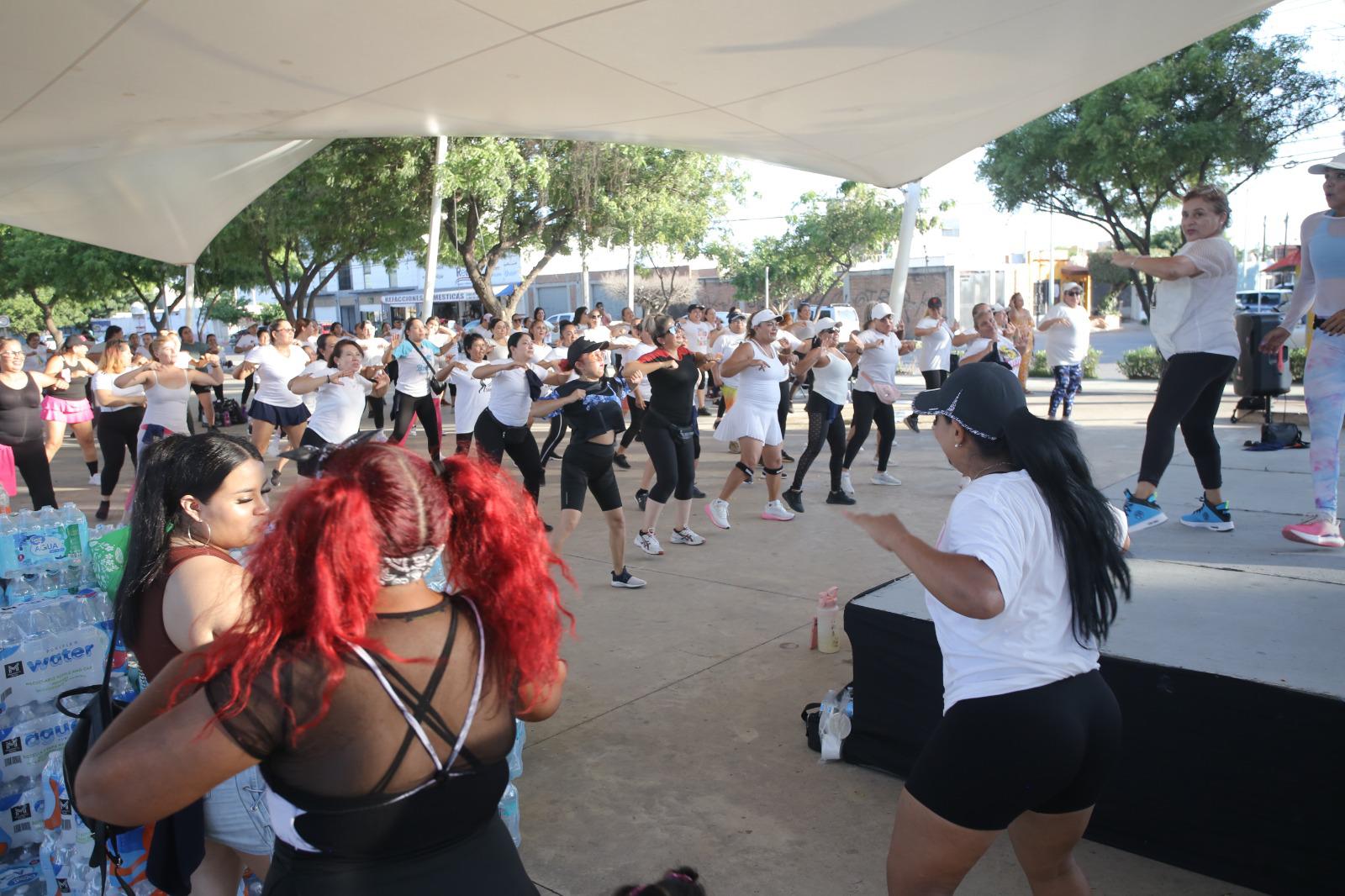 $!Celebran mega clase en apoyo a colectivos de búsqueda