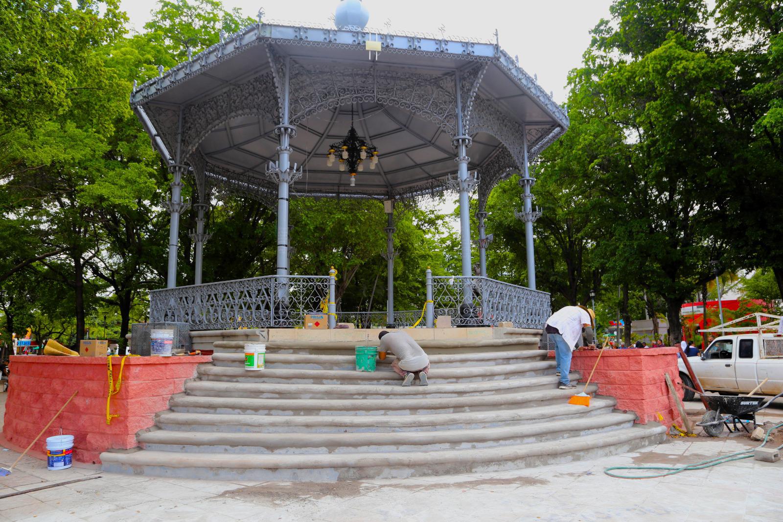 $!Preparan al quiosco de la Plazuela Obregón para el Aniversario de Culiacán