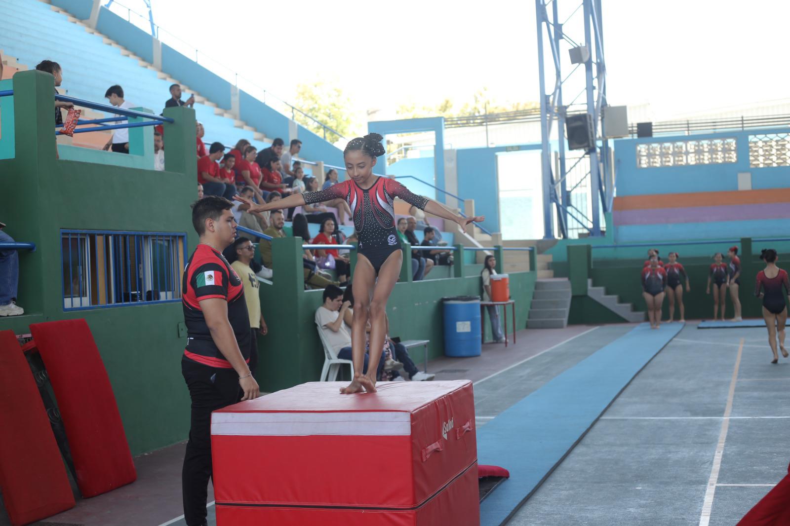 $!Brillante cierre de la Copa Estatal de Gimnasia Artística en Mazatlán con actuaciones destacadas
