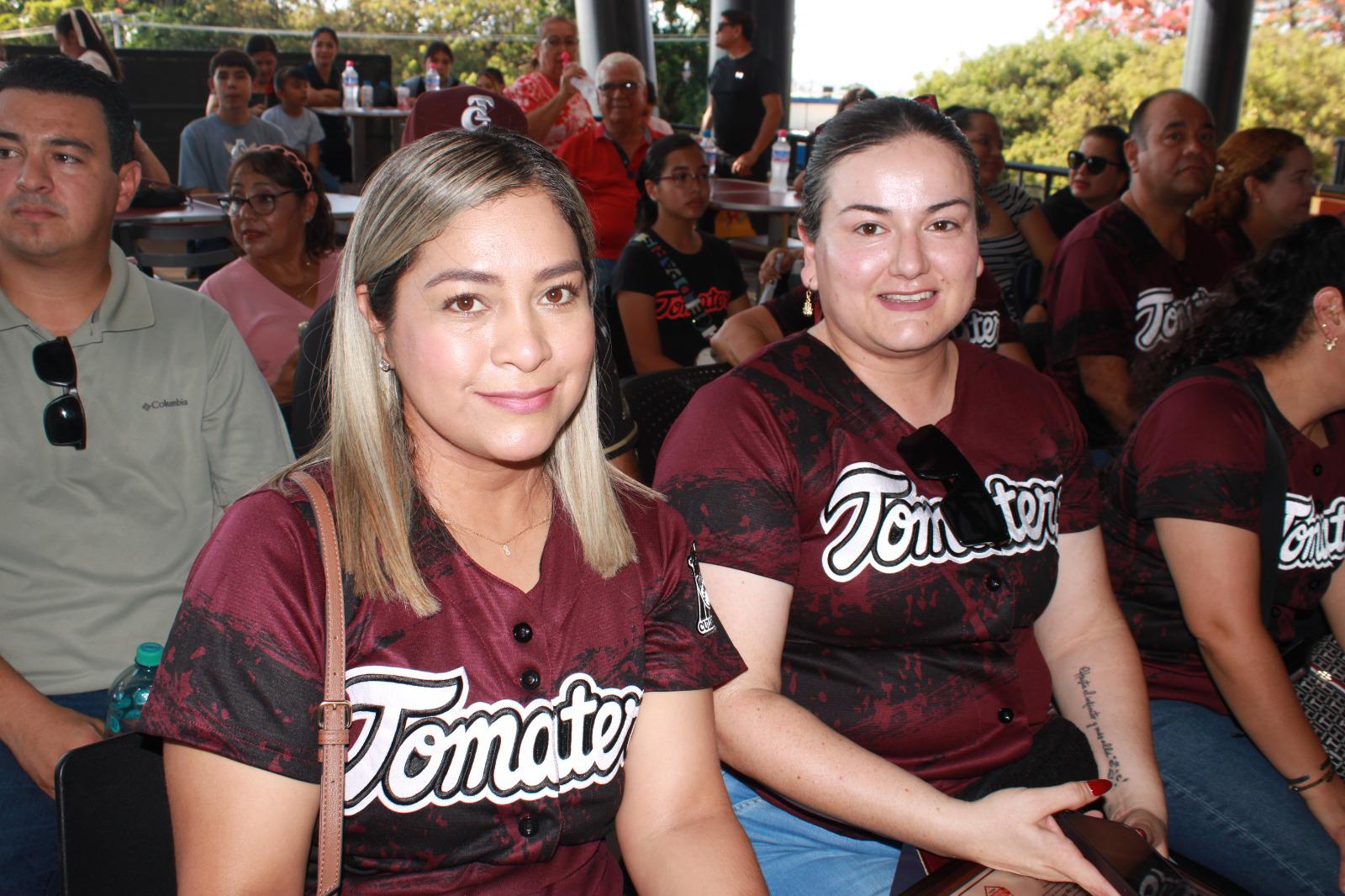 $!Olga Ureta y Flor López.