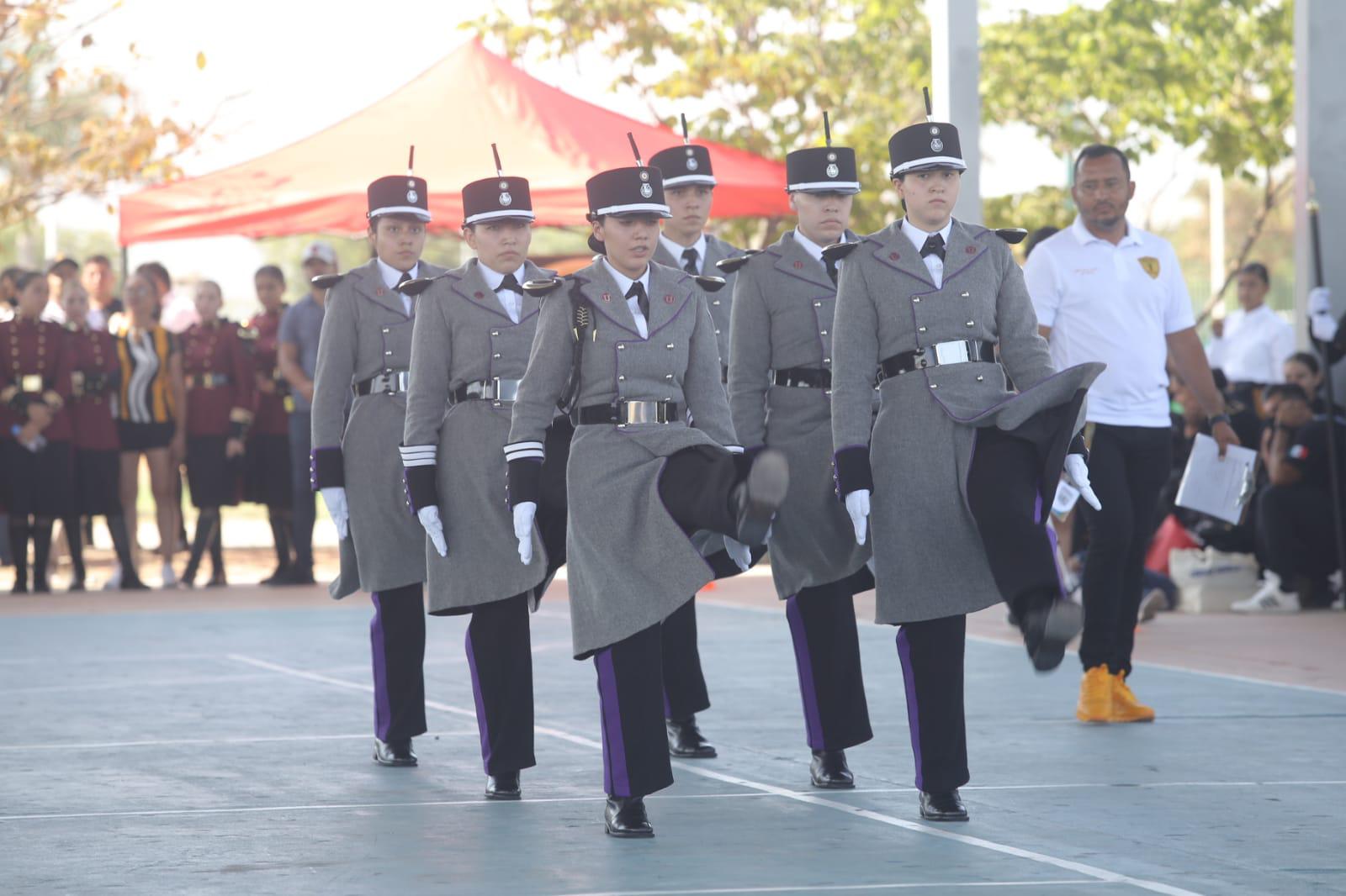 $!Arrasa Universidad Autónoma de Chihuahua con Nacional de Escoltas celebrado en Mazatlán