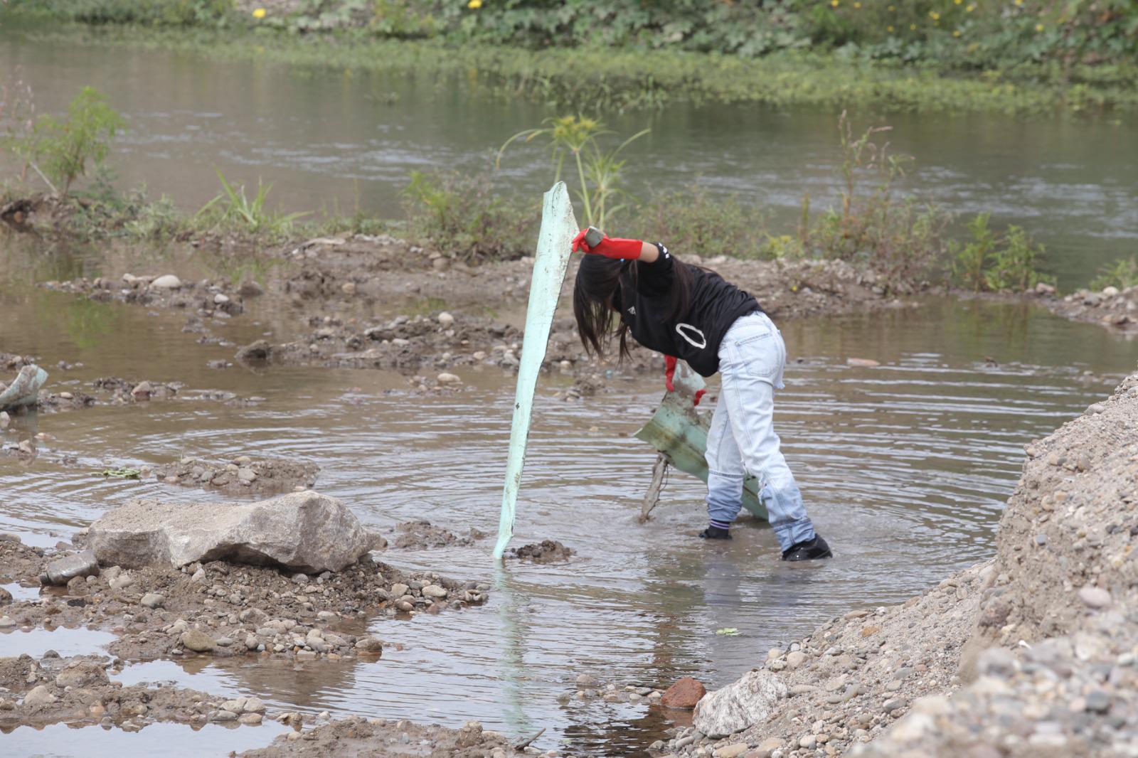 $!Cientos de personas se reúnen a limpiar el río Presidio en Mazatlán