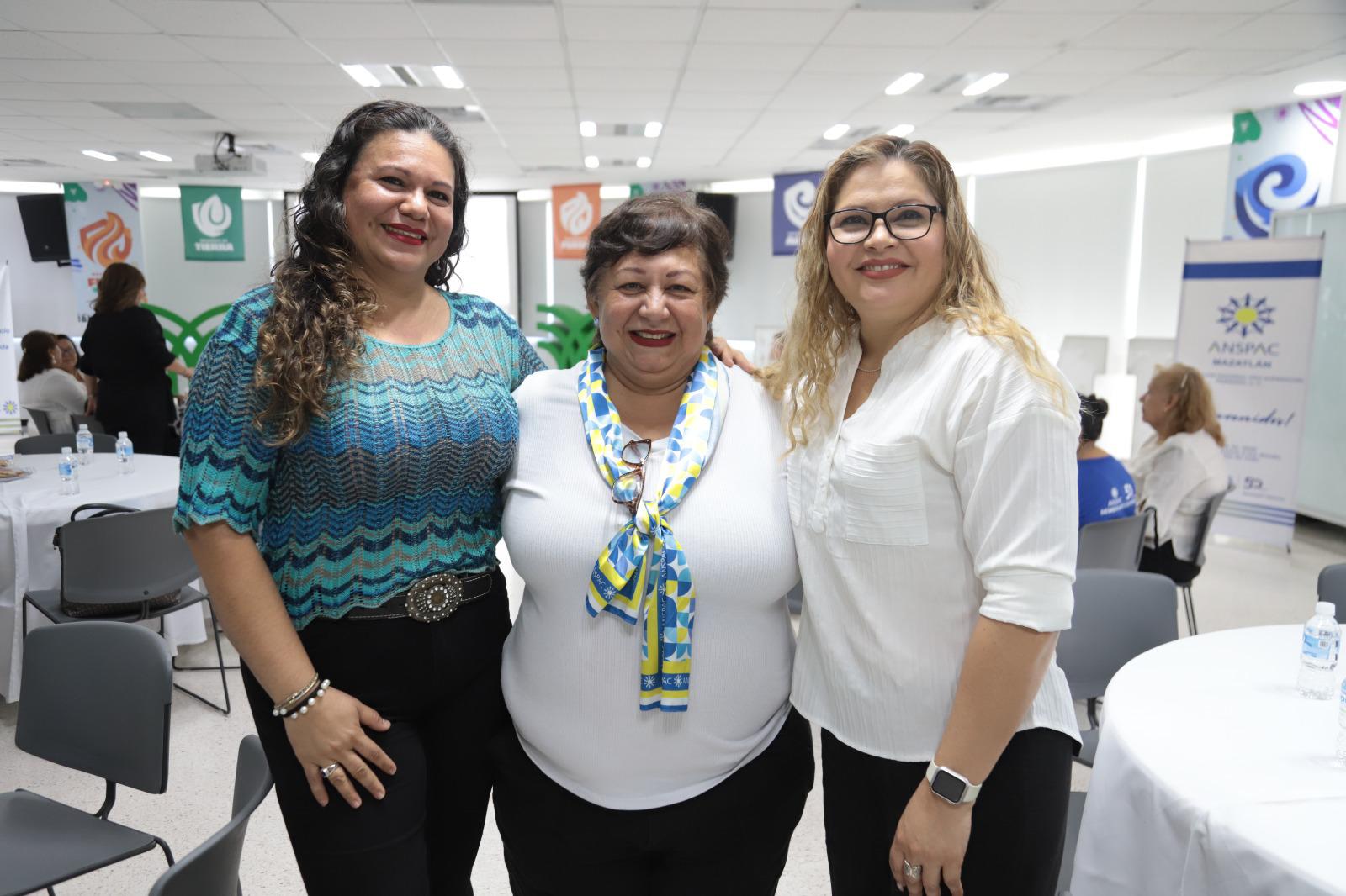 $!Lucero Lara, Norma López y Claudia Patrón.