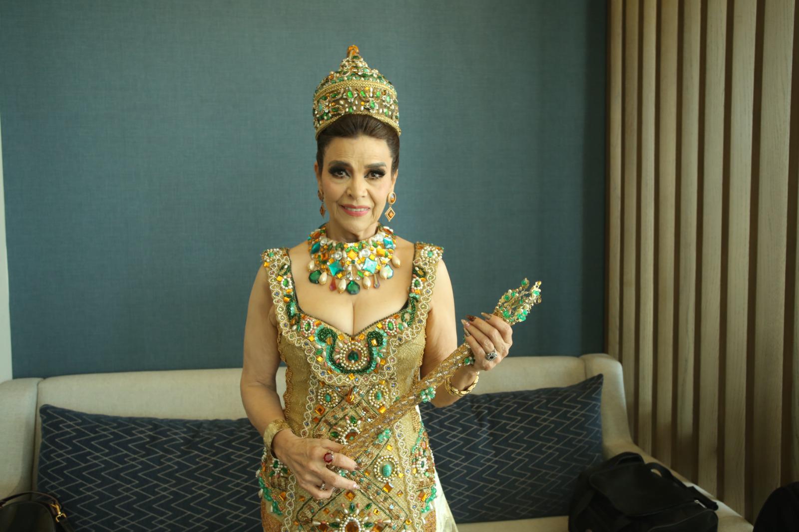 $!Eleonora Aguilar, Reina del Carnaval de Mazatlán de 1976, quien festeja su aniversario de oro de la gran fiesta.