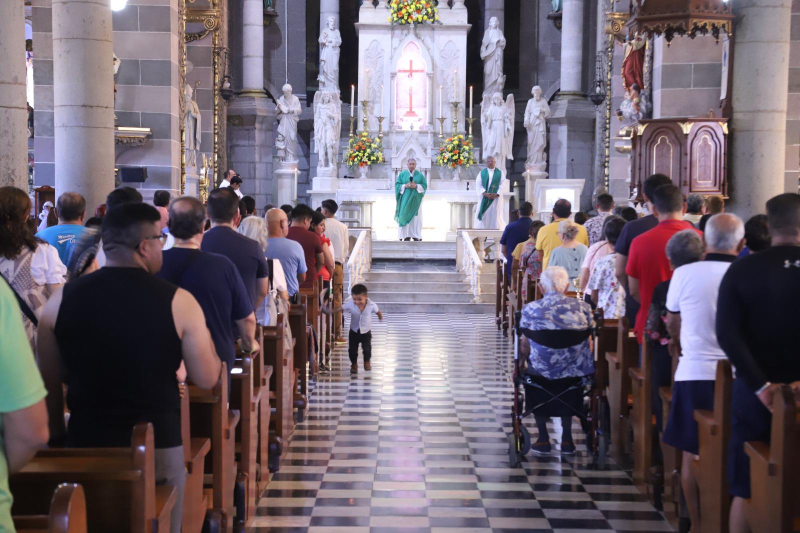 $!Llama Obispo de Mazatlán controlar el egoísmo y ser más generosos