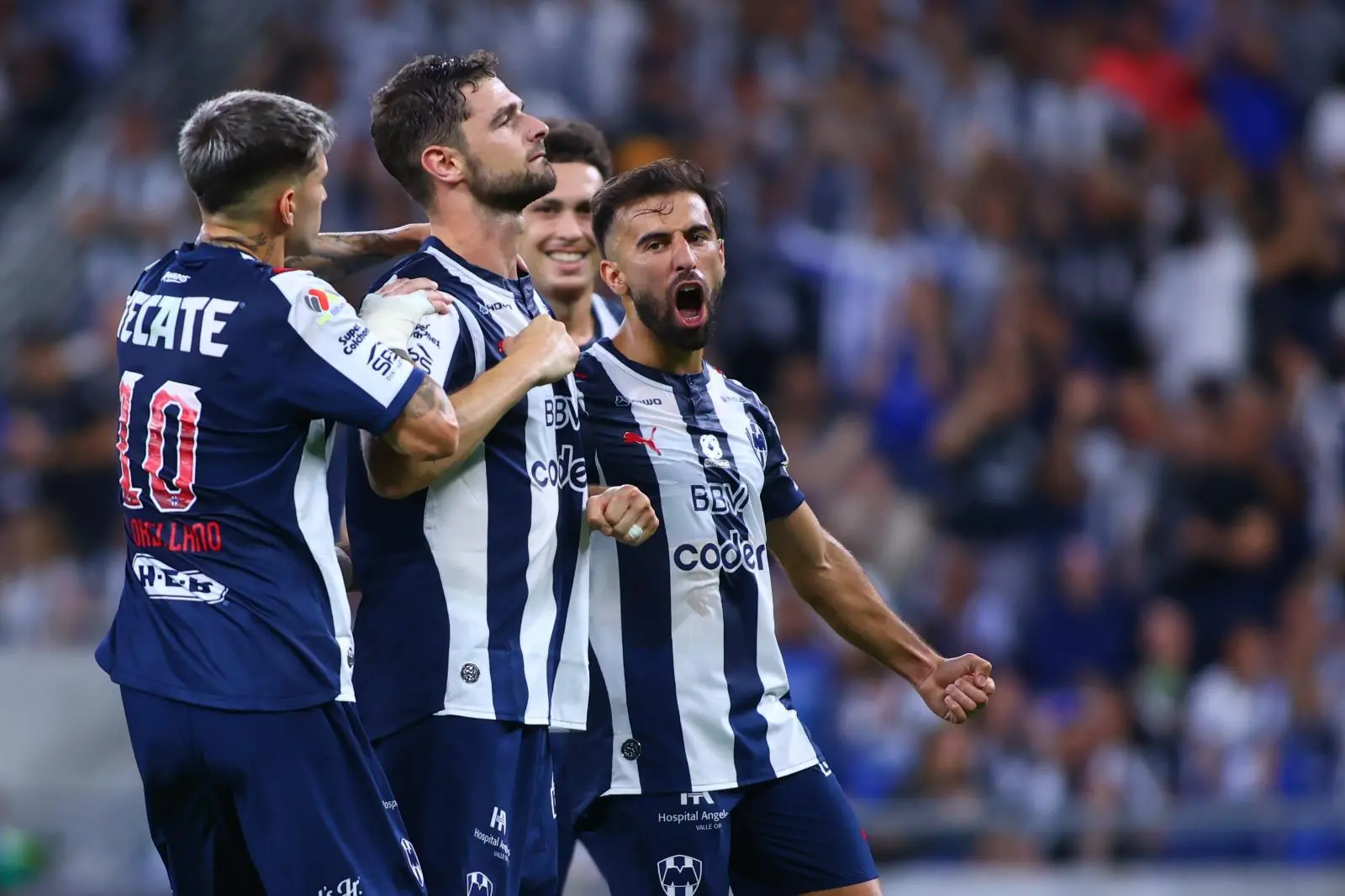 $!Rayados arrasan 6-1 a Juárez y toman la cima del Apertura 2026
