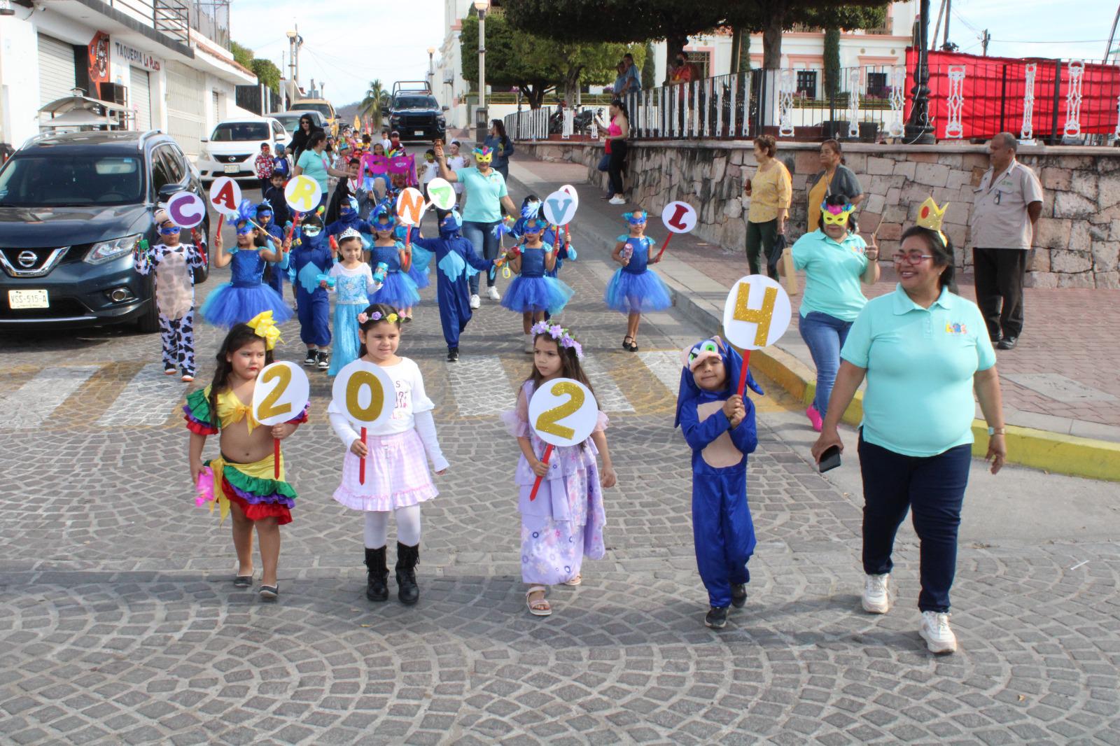 $!Viven su carnavalito alumnos del kínder ‘Martiniano Carvajal’ en Rosario