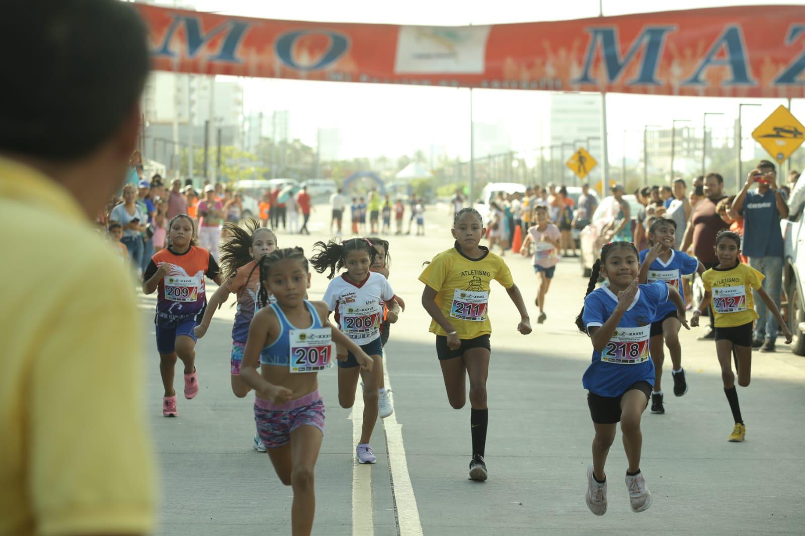 $!Leyva y Labrador imponen su ley en Pedestre del Colegio de Abogados