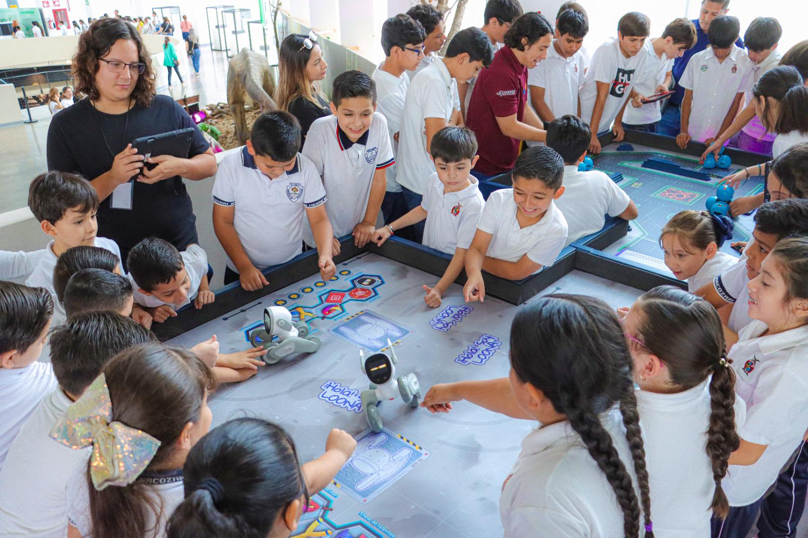 $!Para reducir la brecha digital, proponen la alfabetización tecnológica con sentido ético.