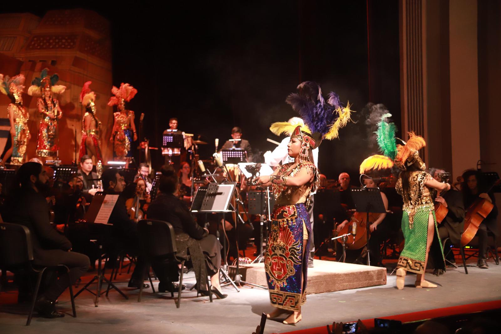 $!Una velada inolvidable se vivió en el Teatro Ángela Peralta.