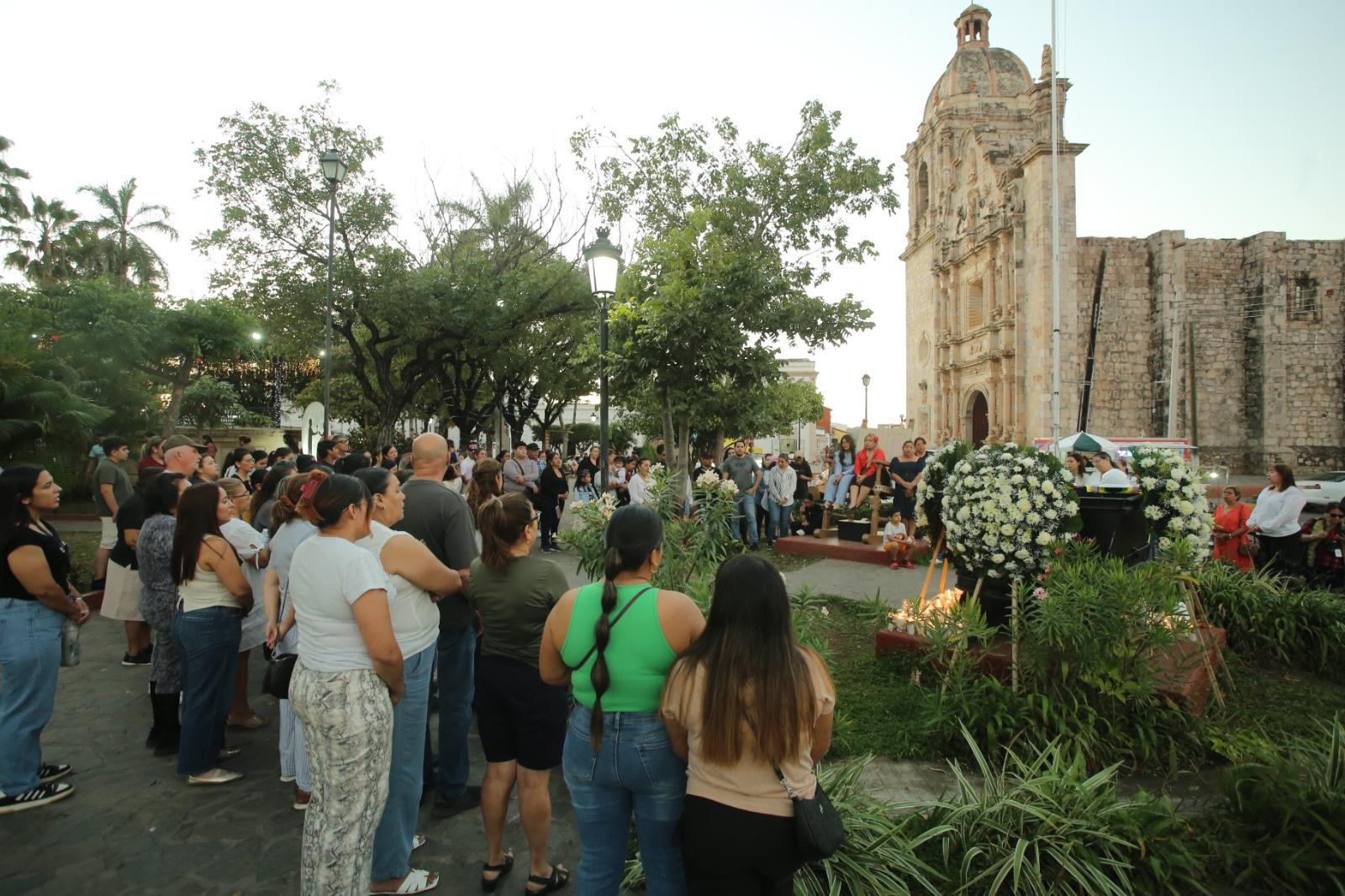 $!Con altar y velas, rinden homenaje a mineros asesinados en Concordia