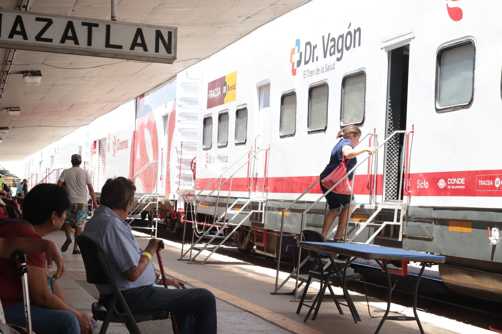 $!Ante una baja afluencia, invitan a aprovechar los servicios médicos gratuitos del Dr. Vagón en Mazatlán