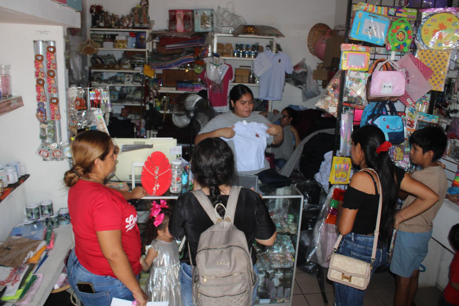 $!Canje de uniformes y útiles escolares gratuitos en Rosario tiene buen inicio