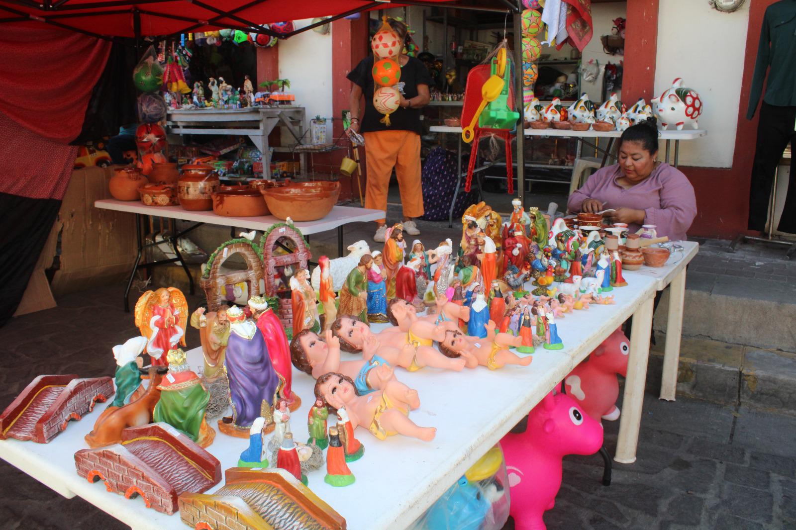 $!Comerciantes de Rosario invitan a consumir en la tradicional verbena navideña