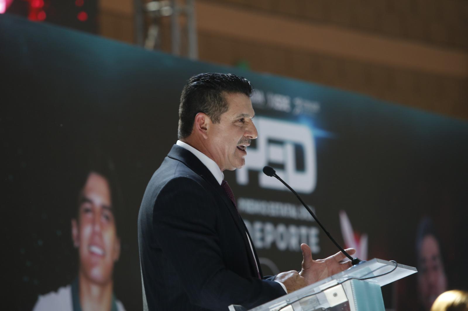 $!Reconocen a Luis Carlos López y Aarón Ibarra con el Premio Estatal del Deporte 2025