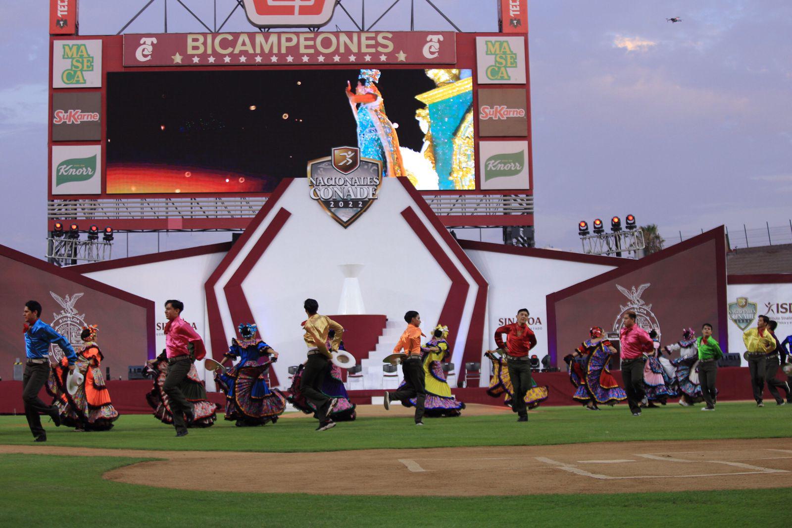 $!Con baile, carnaval y pirotecnia inauguran Juegos Nacionales Conade en Sinaloa