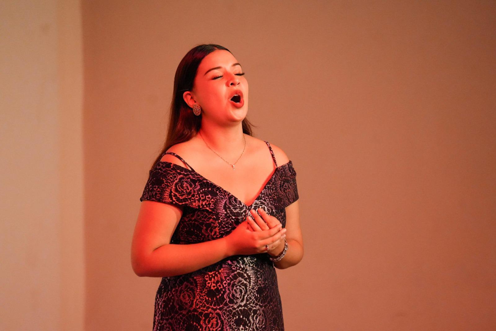 $!Con su participación en Austria, Vanessa busca dejar en alto el talento vocal de México.