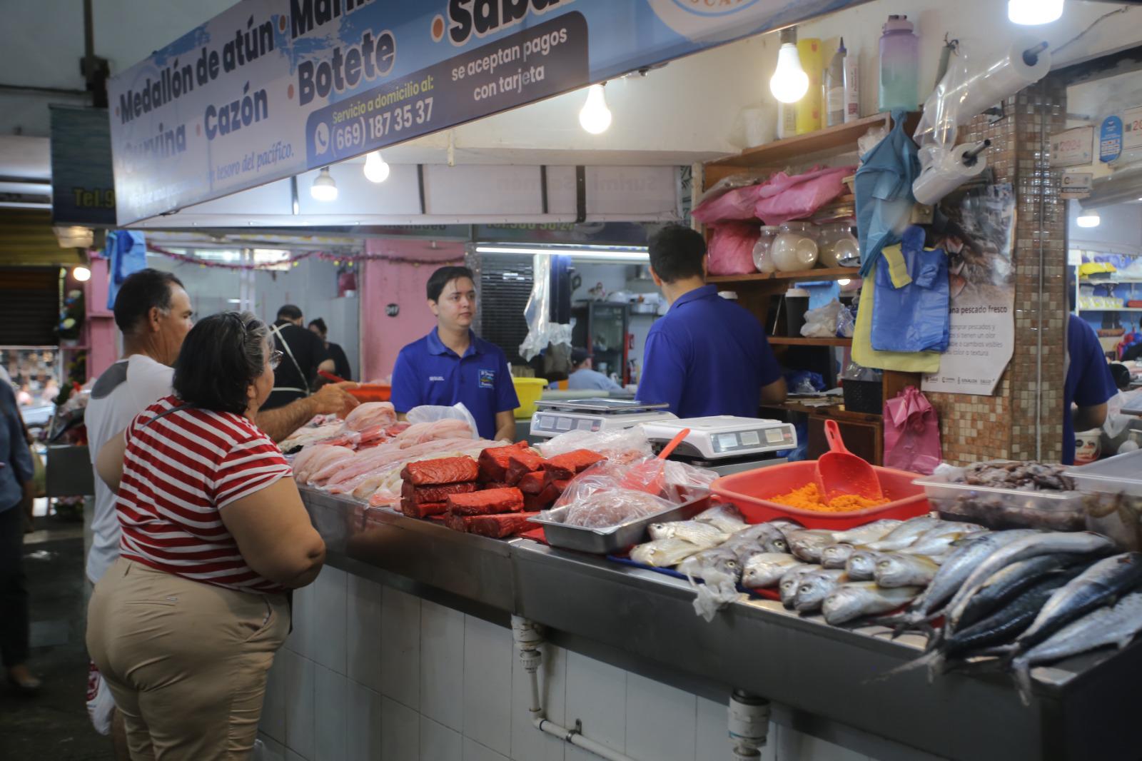 $!Sin grandes ventas pasan la Cuaresma pescaderías de Mazatlán