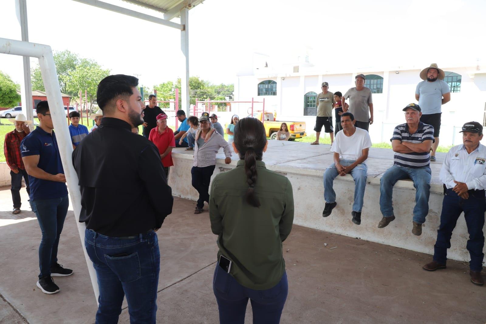 $!Entregan 450 apoyos alimenticios a pescadores de El Salto ante temporada de veda