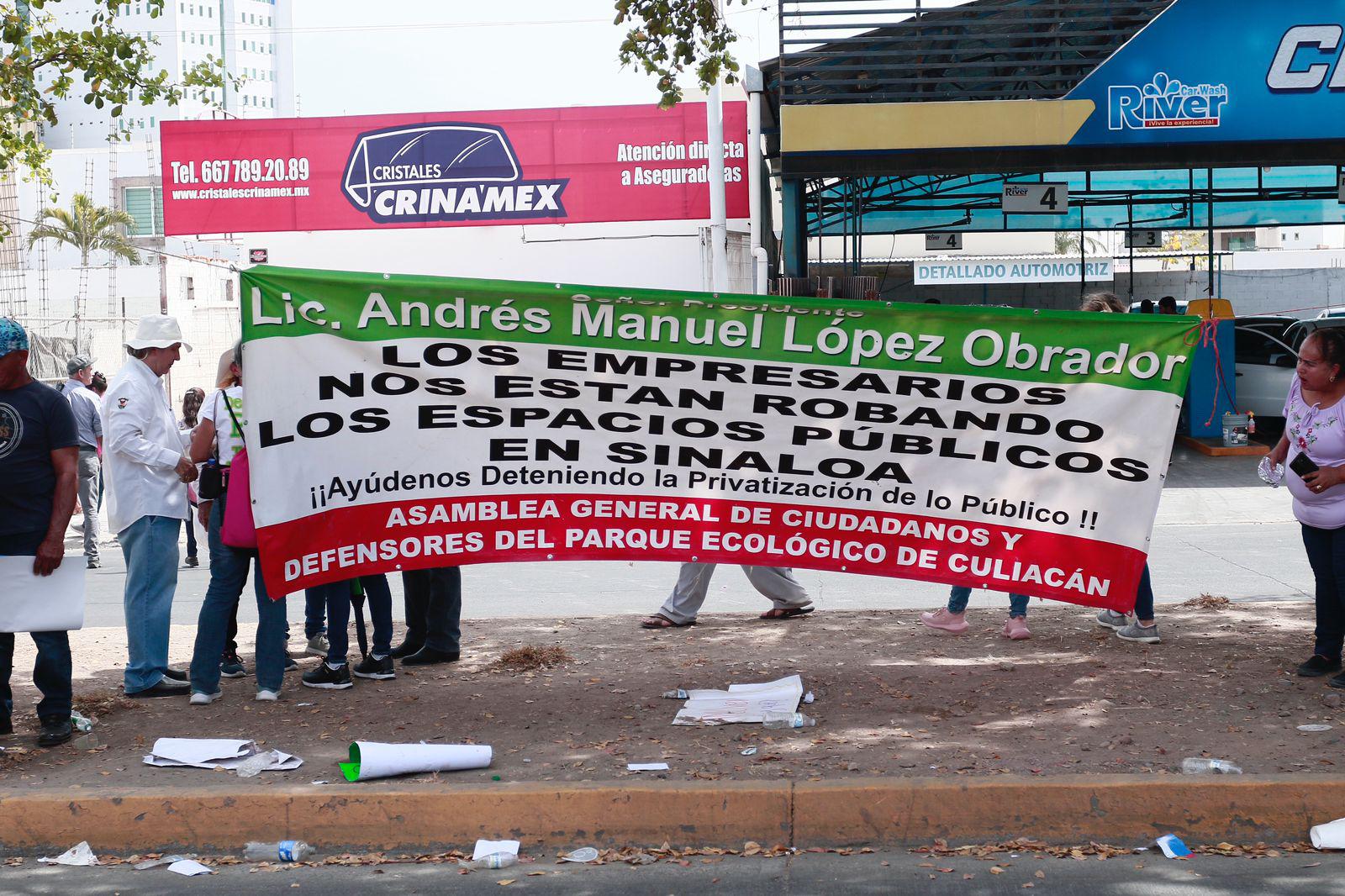 $!A puerta cerrada, AMLO se reúne con Servidores de la Nación en Culiacán