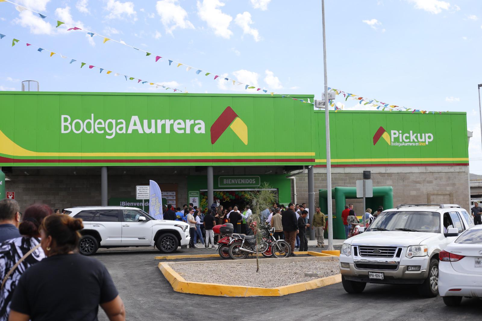 $!Gobierno de Sinaloa acude a inauguración de tienda Bodega Aurrerá en Villa Bonita, Culiacán