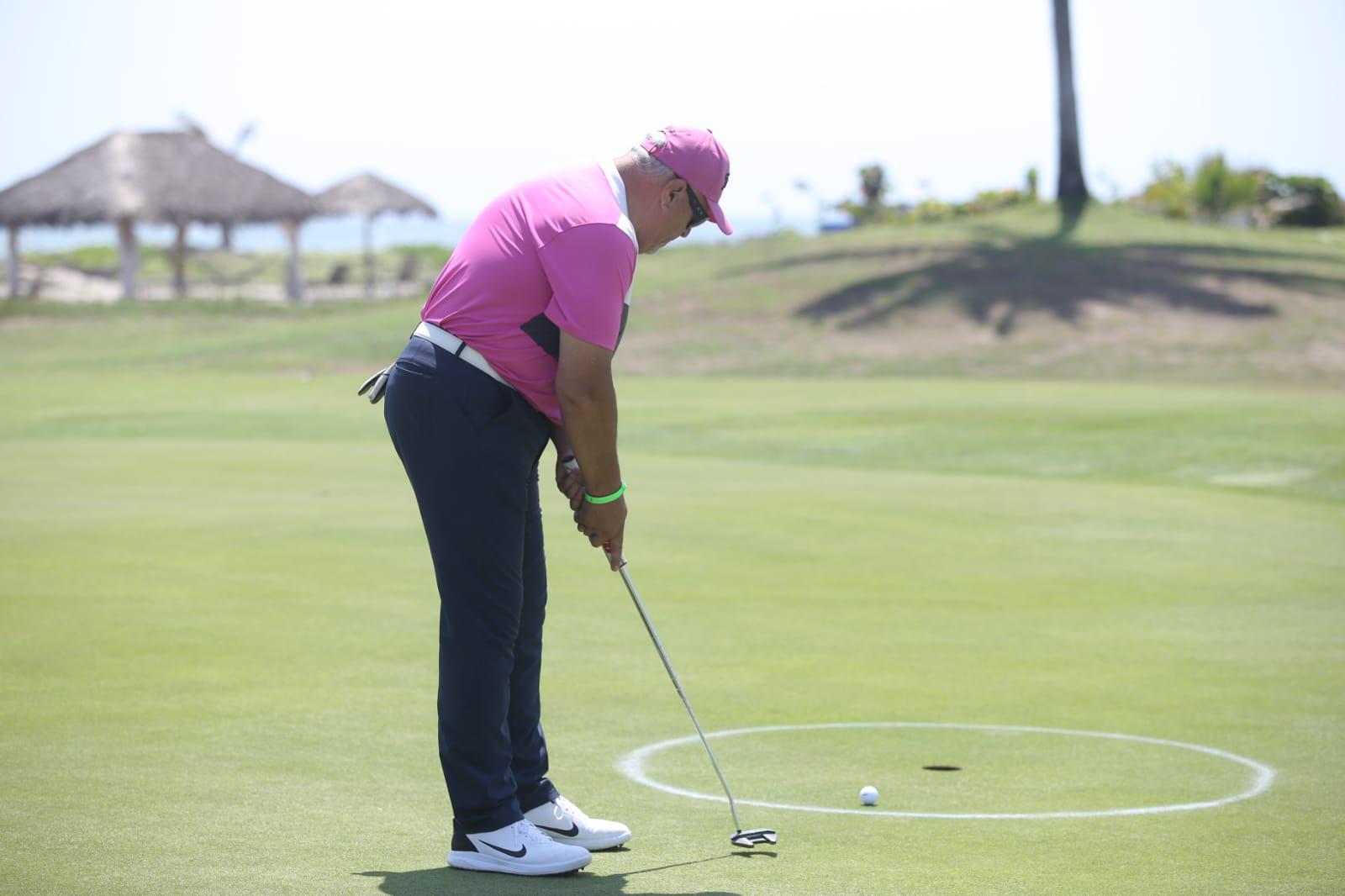 $!Cisneros y Rocha toman la punta en arranque del Torneo Anual de Golf Alhma