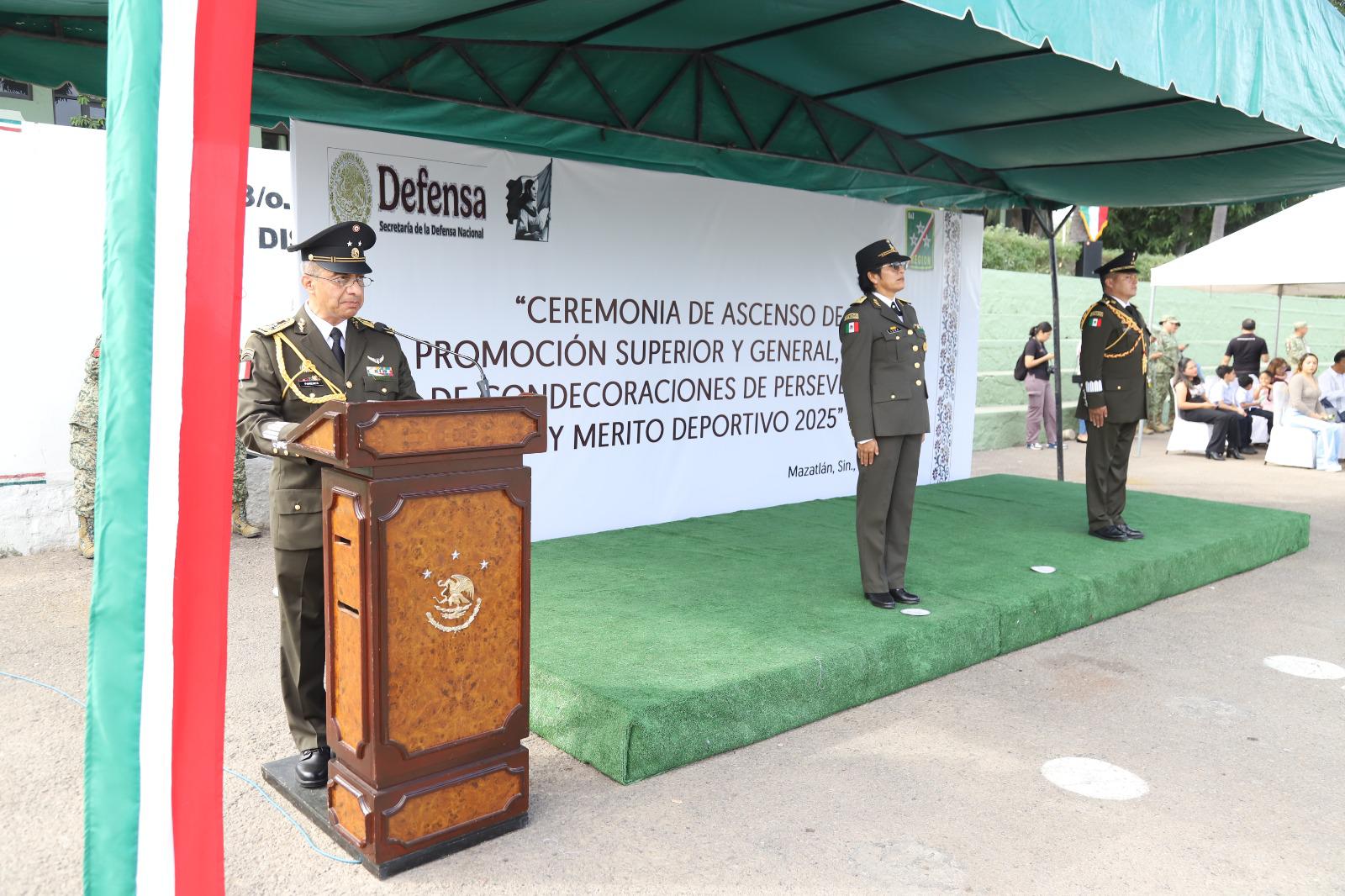 $!Entregan ascensos a personal de la Tercera Región Militar en Mazatlán