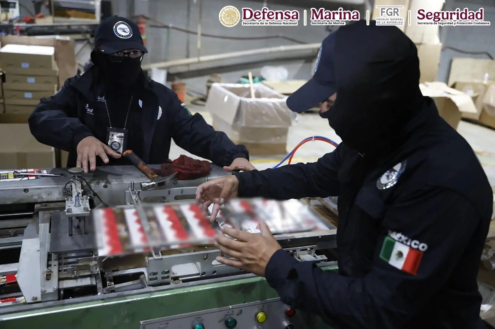 $!Aseguran 60 toneladas de cigarros apócrifos en Huixquilucan