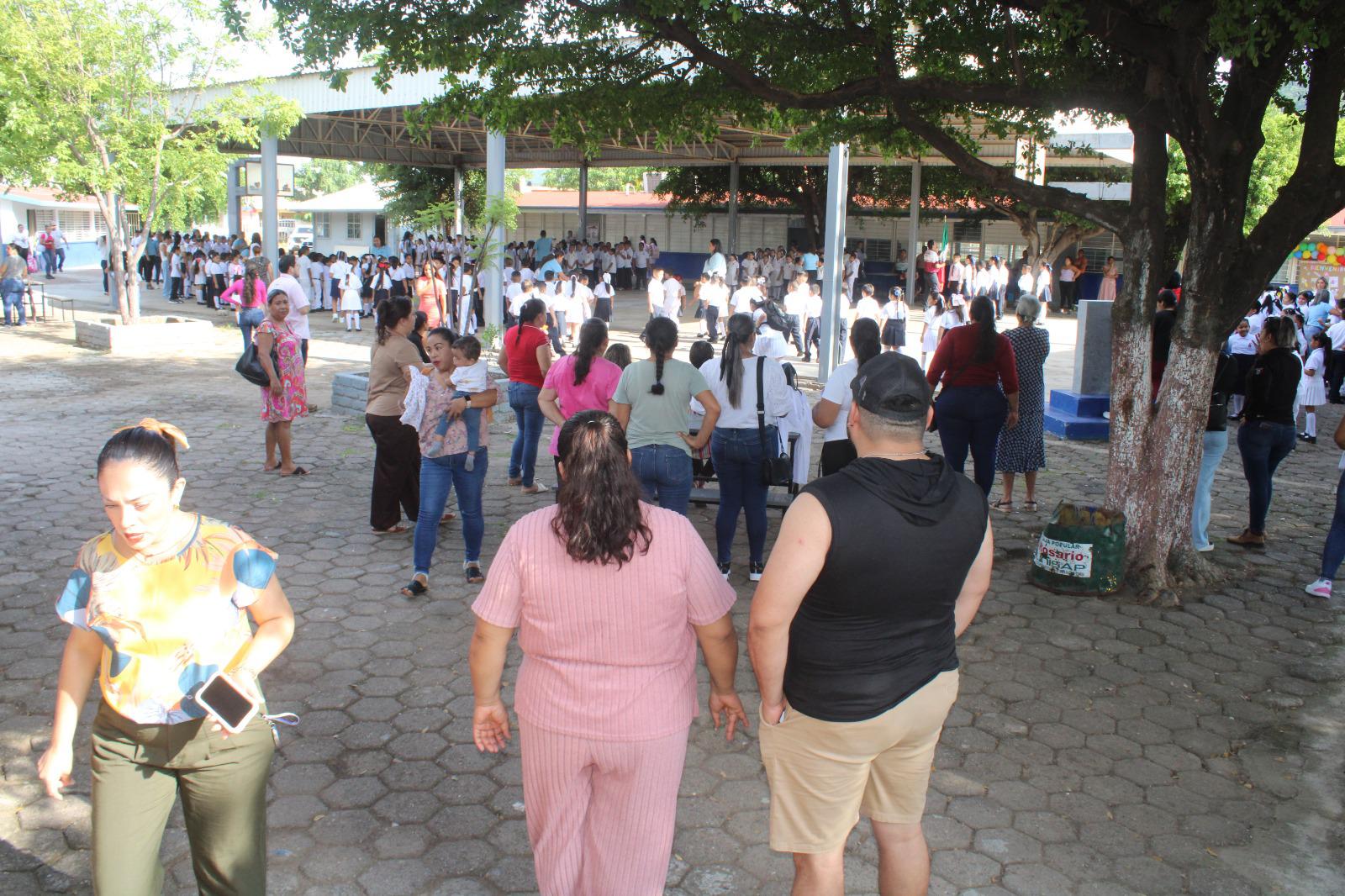 $!En Rosario tienen ‘agitado’ inicio de ciclo escolar 2025-2026