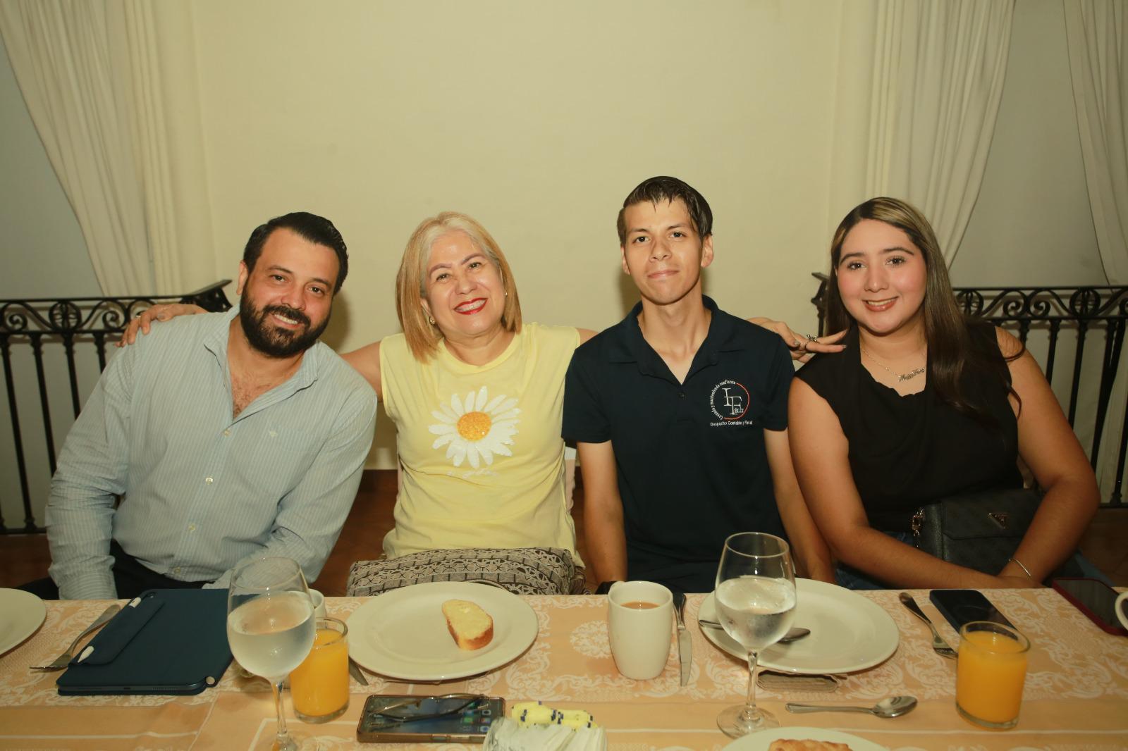 $!Abraham Valdés, Lupita Félix, Eduardo Carrillo y Fernanda Calderón.