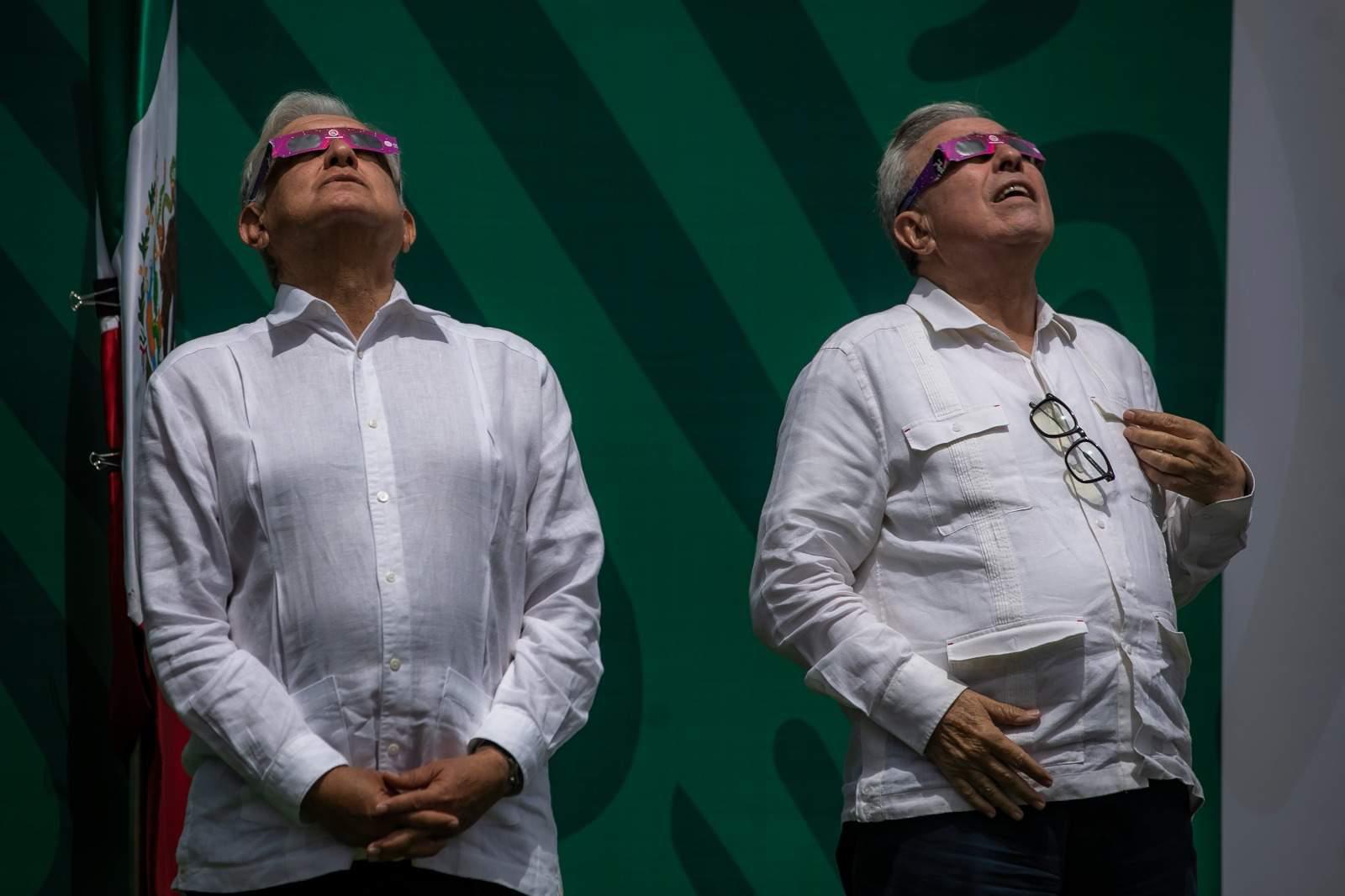 $!‘Es un privilegio vivir para contarlo’: AMLO tras presenciar el eclipse en Mazatlán