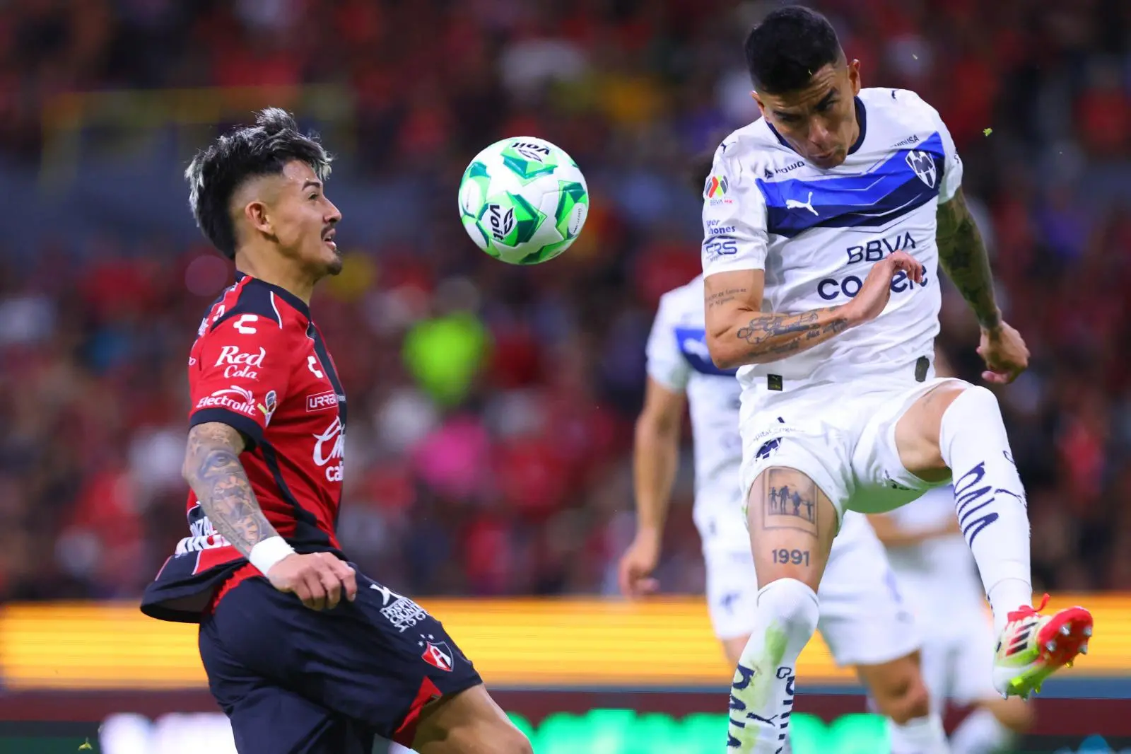 $!Pachuca aplasta a Santos; Atlas y Rayados no se hacen daño