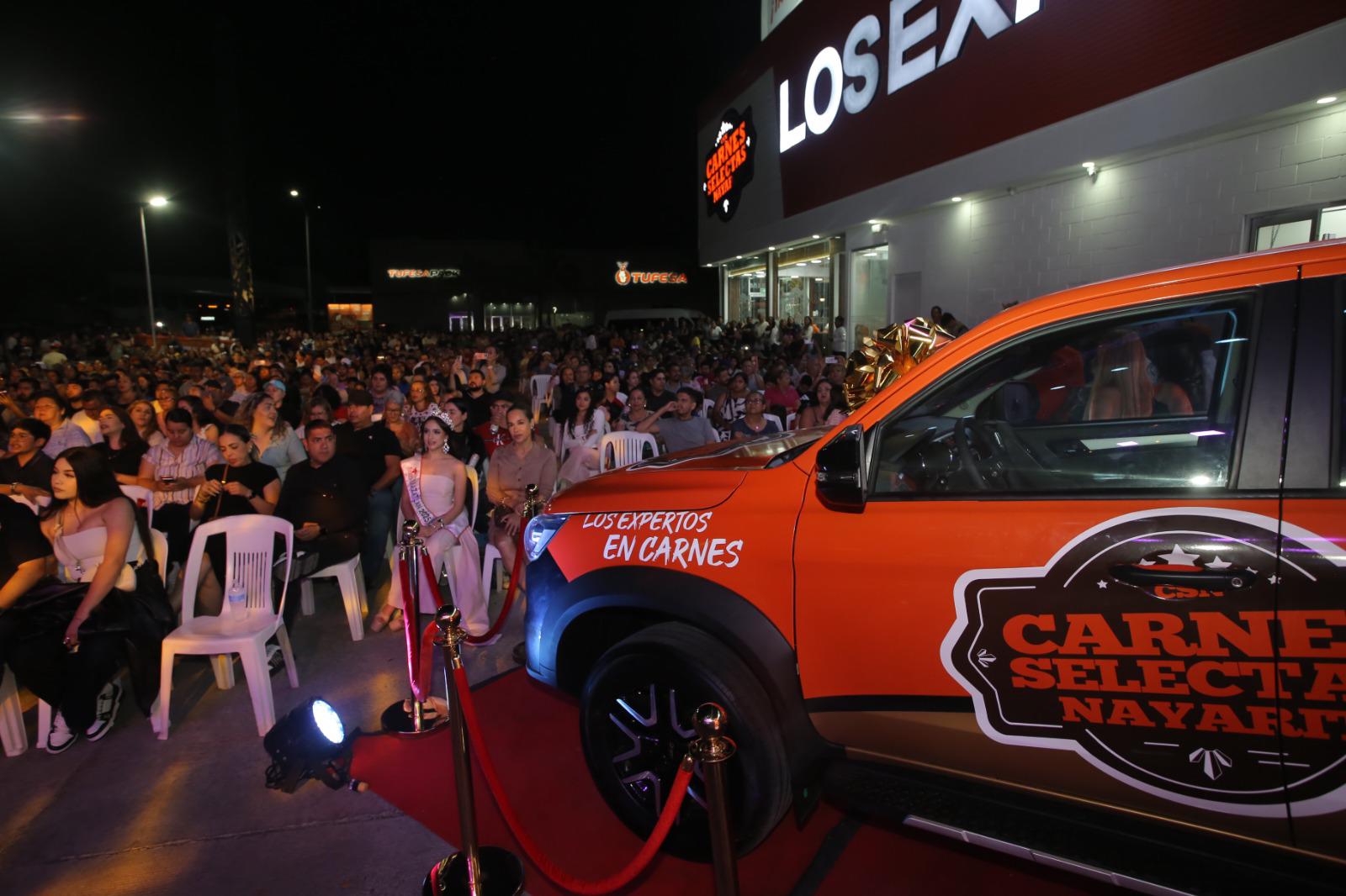 $!Entrega Carnes Selectas Nayarit Camioneta JAC Frison a un cliente en Mazatlán