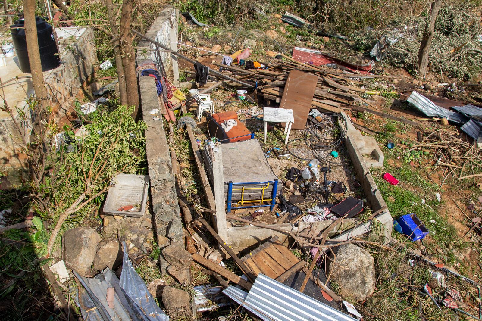 $!Puerto Marqués, destruido y desolado por huracán Otis