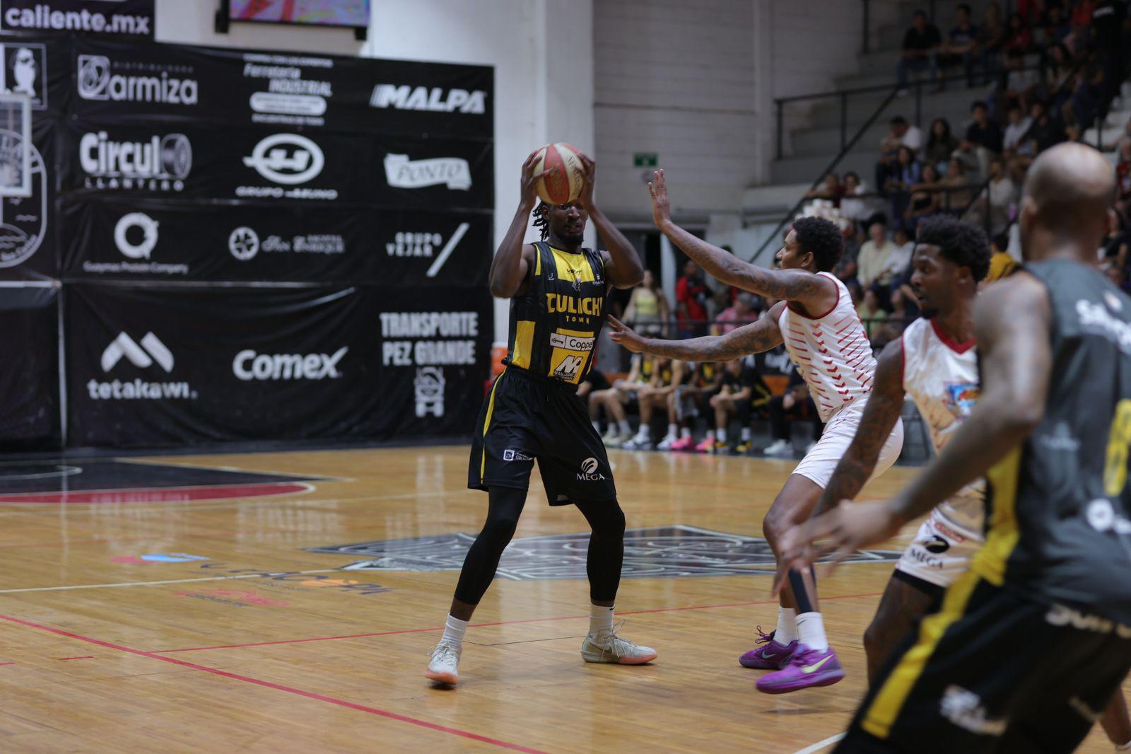 $!Caballeros se derrumba en el segundo cuarto y pierde ante Ostioneros en Guaymas