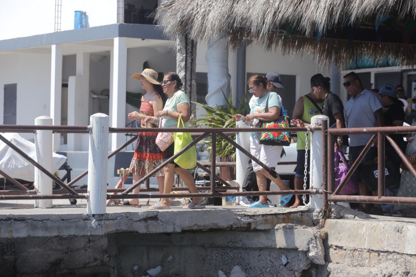 $!Activa turismo nacional los paseos en catamaranes este Sábado de Gloria en Mazatlán