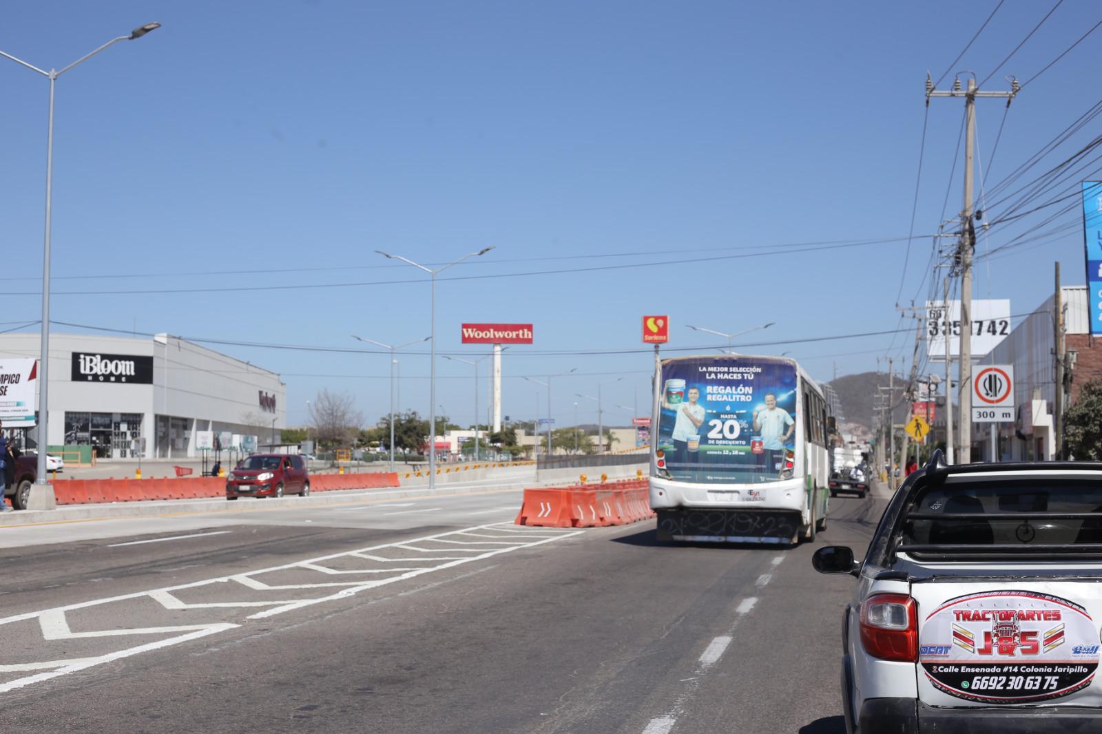 $!Reanudan camiones urbanos sus rutas completas tras apertura del puente vehicular de la Pérez Escobosa