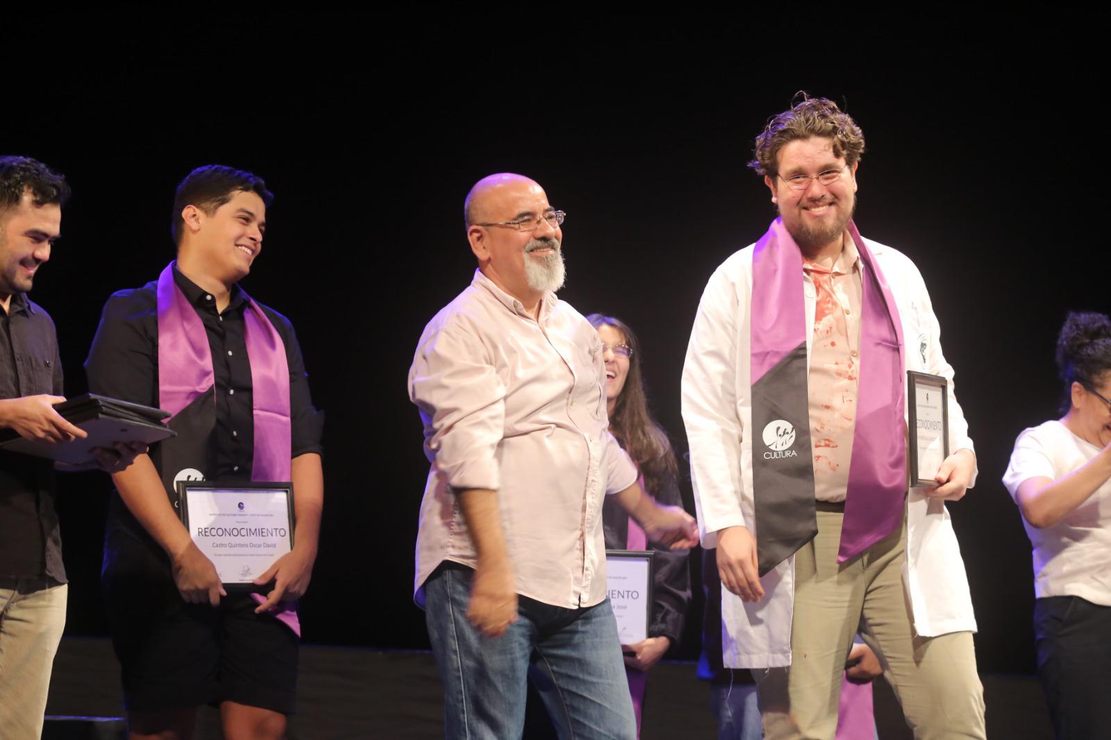 $!Manolo Díaz y Ramón Gómez Polo entregaron los diplomas.