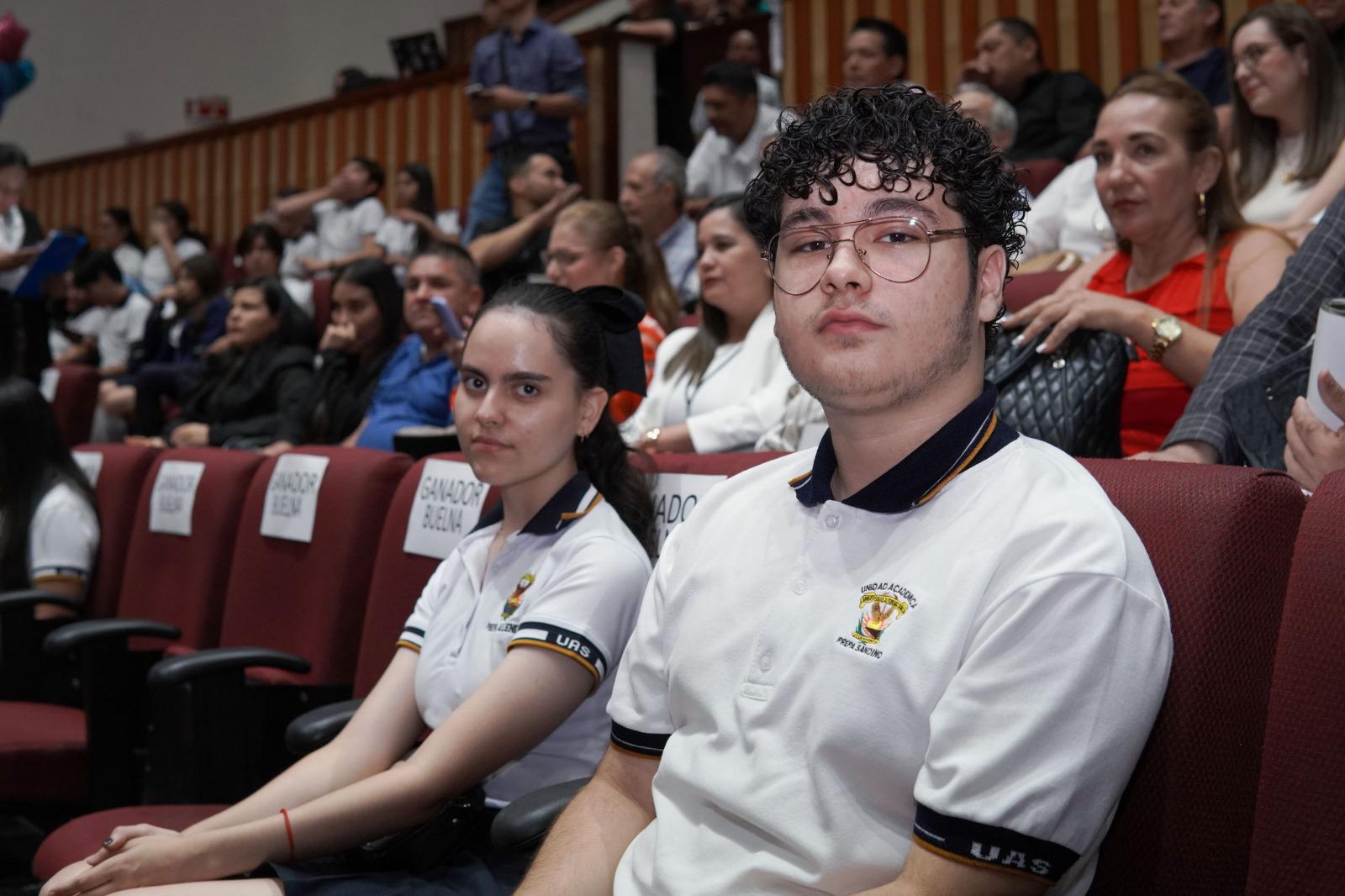 $!Reconoce la UAS a estudiantes destacados por su excelencia académica y logros nacionales