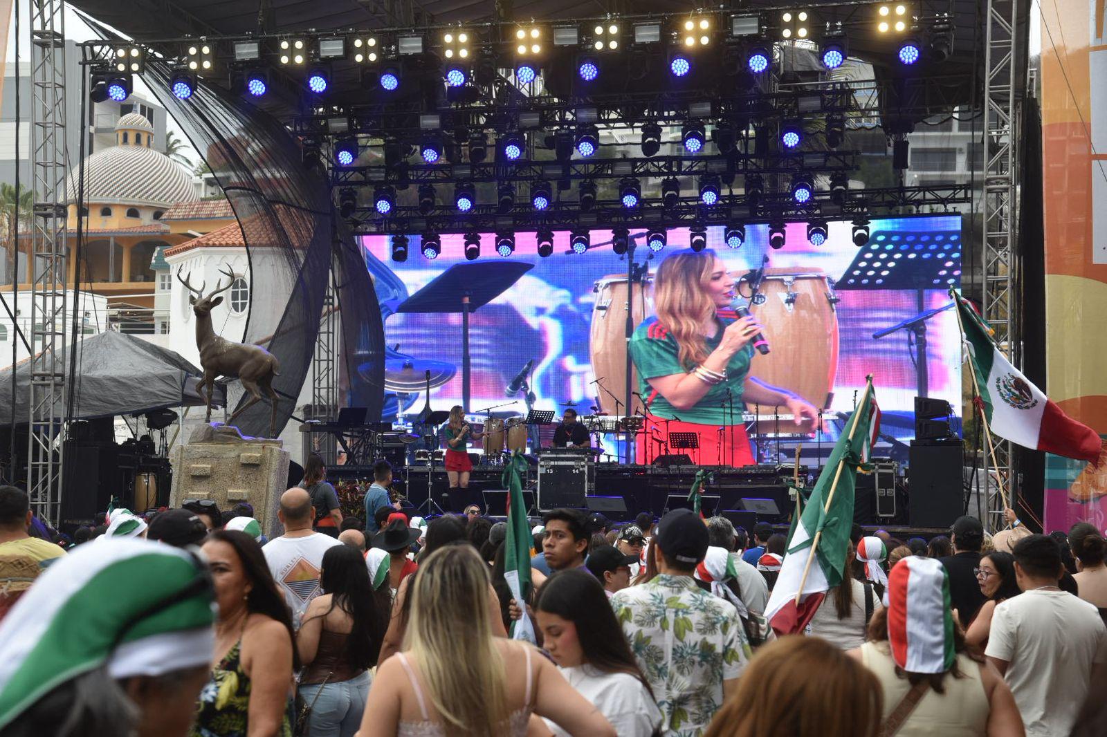 $!Celebran en Mazatlán la ‘Fiesta del Futbol’ con música, gastronomía y tradición