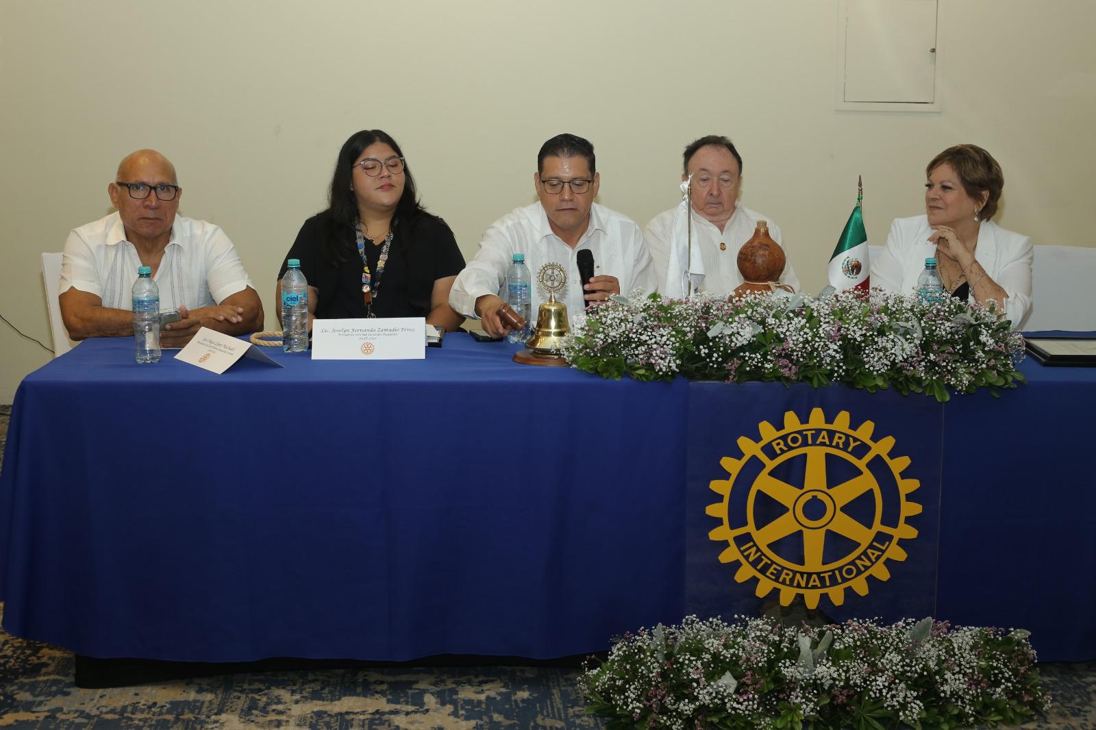 $!La nueva mesa directiva inicia actividades con la mirada puesta en los festejos por el centenario del Club Rotario Mazatlán.