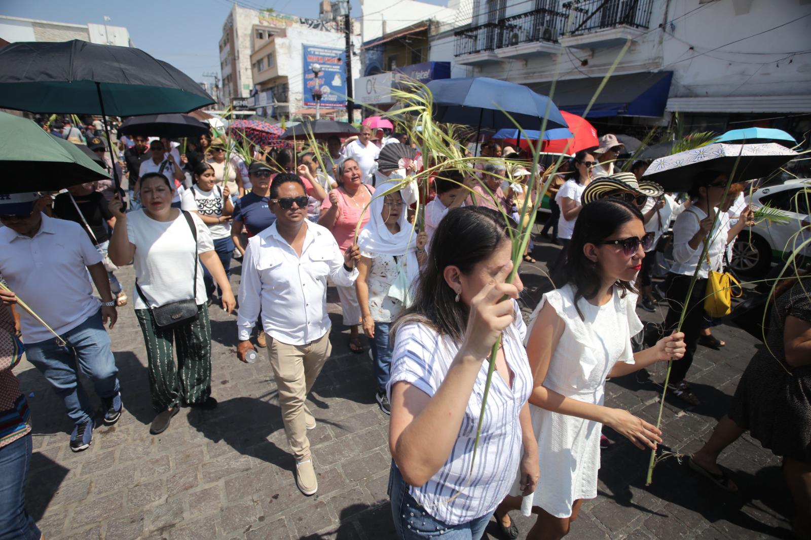 $!Realizan jóvenes del Pajuma procesión del Domingo de Ramos, en Mazatlán