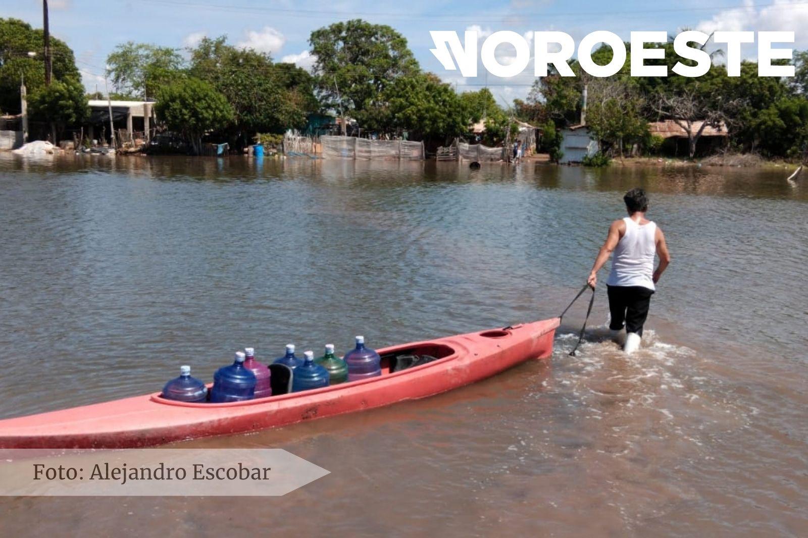 $!Fueron 23 personas en Las Aguamitas que tuvieron que pasar la noche en un albergue por inundaciones