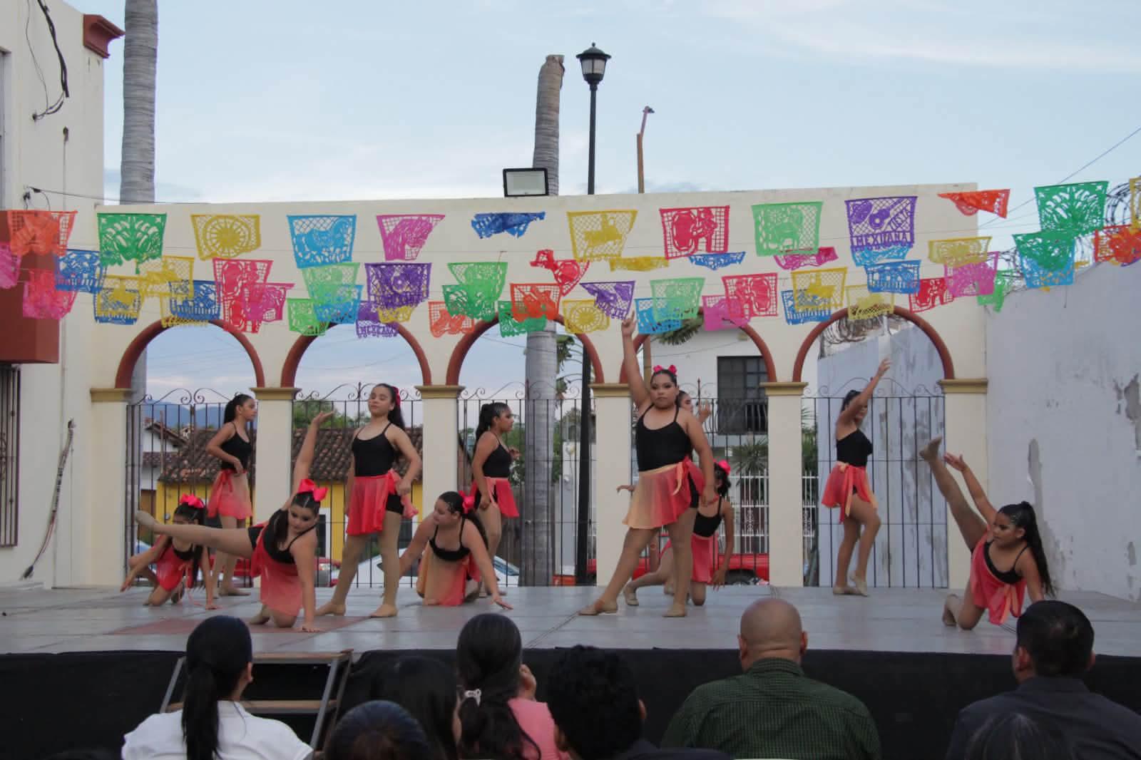 $!Alumnos de la Casa de la Cultura Gilberto Owen cierran cursos con festival en Rosario