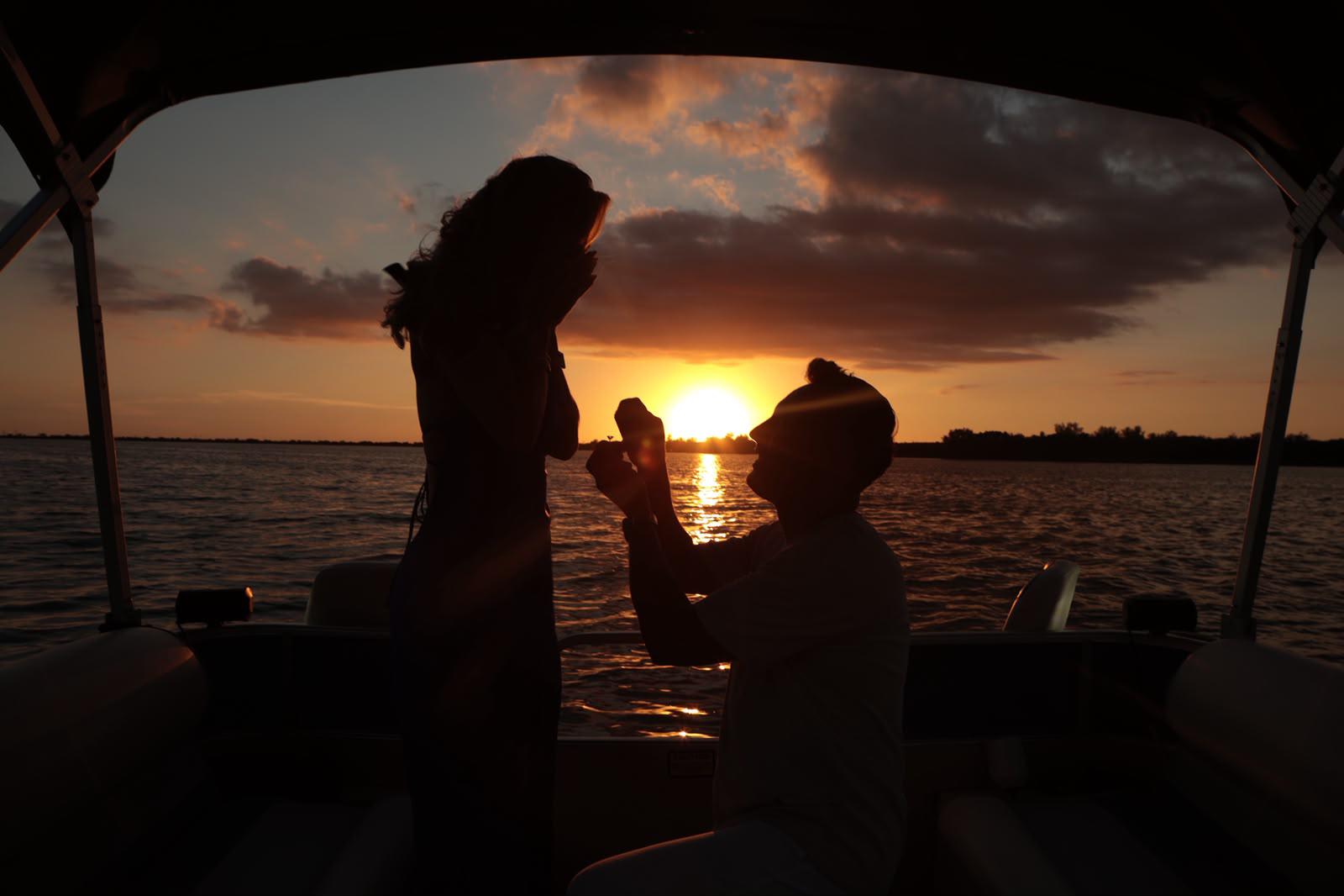 $!Said Godínez le propone matrimonio a Ivanna Matamoros en un yate
