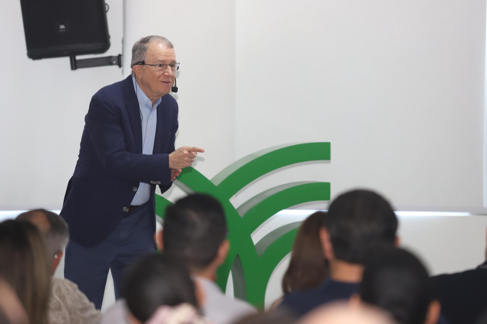 $!Empresarios viven una época de grandes retos, pero también, de oportunidades: Dumois