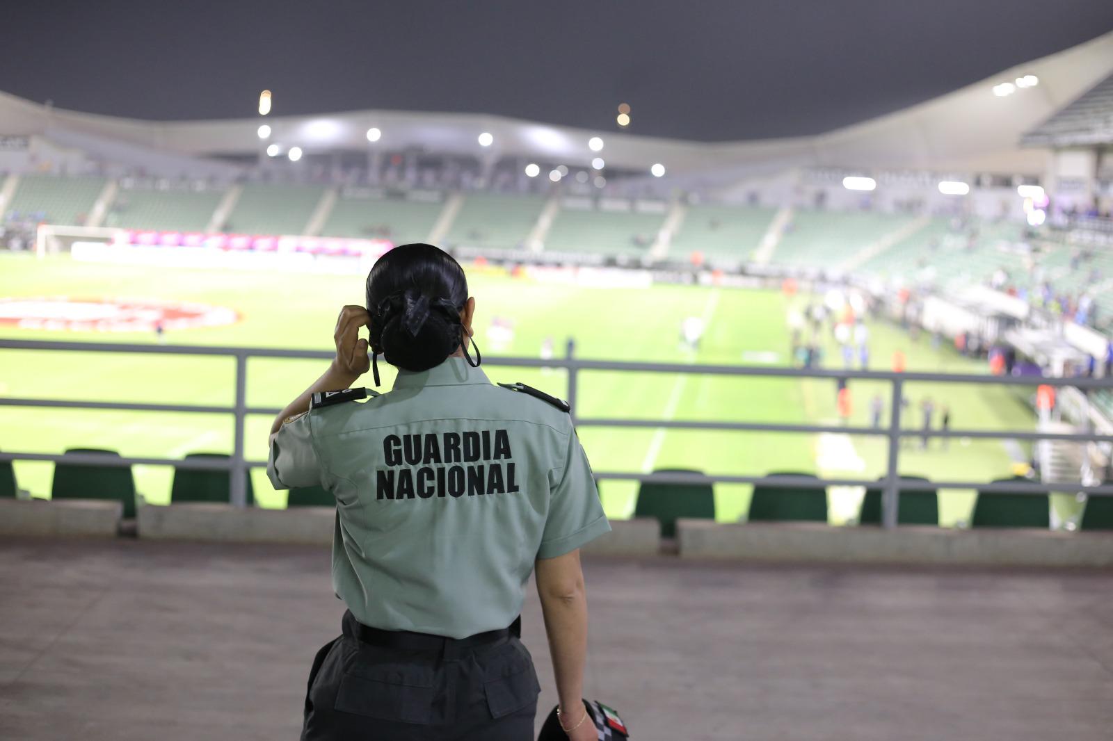 $!La hinchada se hace presente para el choque entre Mazatlán y Cruz Azul