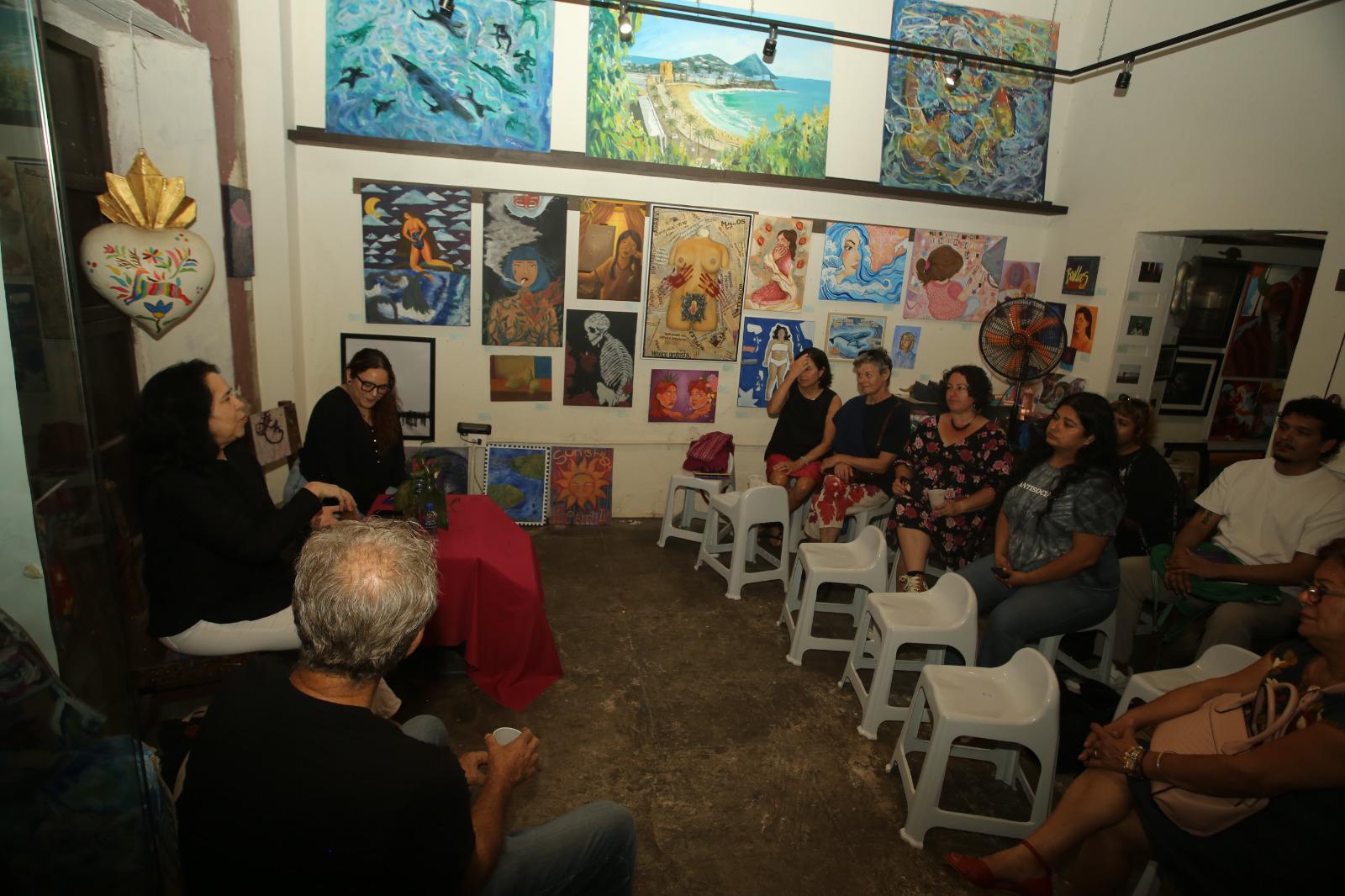 $!Lectura de fragmentos formó parte de la presentación literaria.