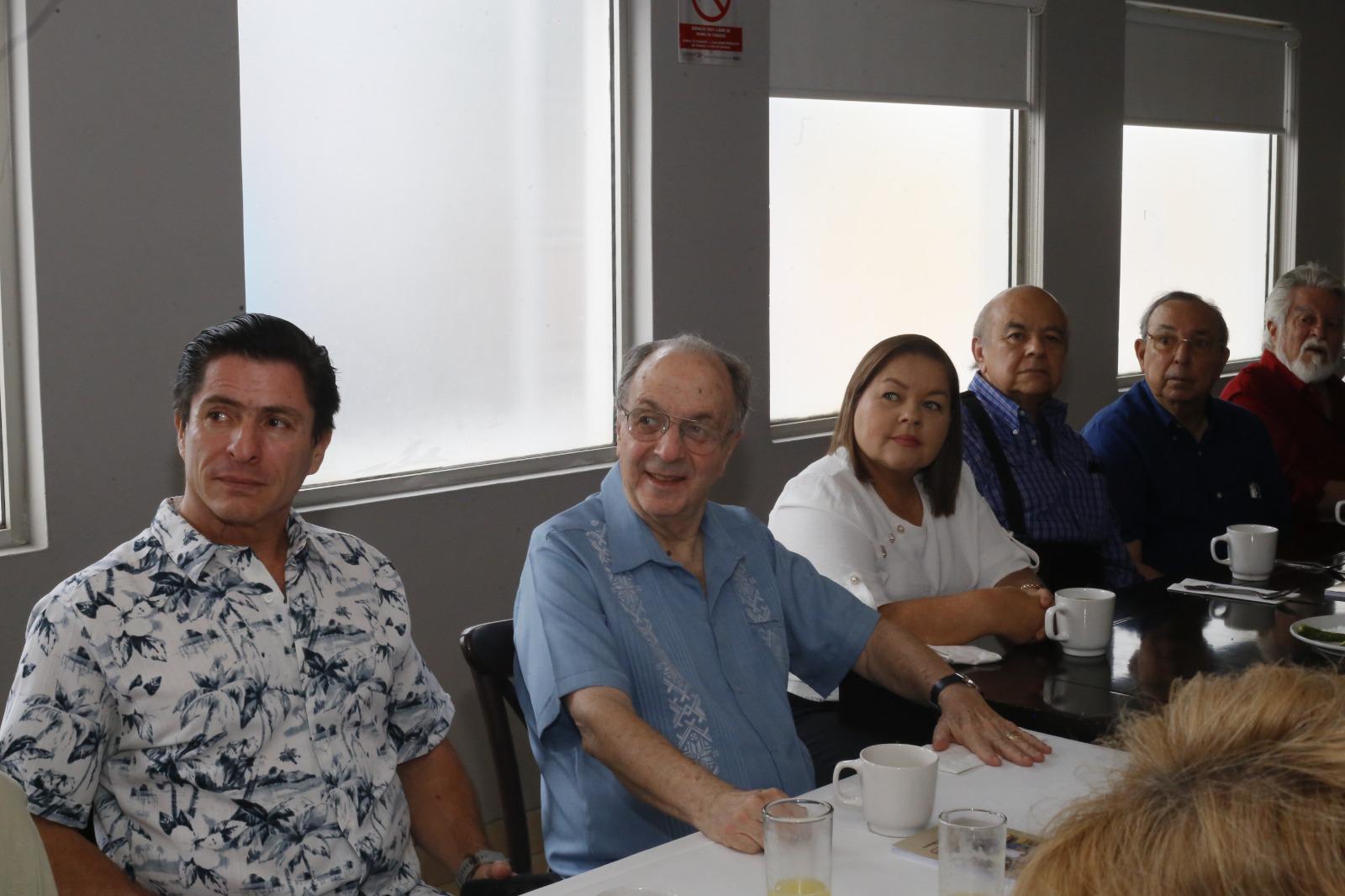 $!Héctor Cárdenas, Gordon Campbell, Alma Delia Angulo, Francisco Frías.